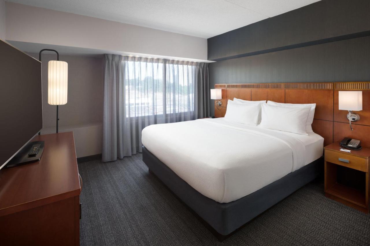 King Suite with Sofa Bed,1517457559:JPEG