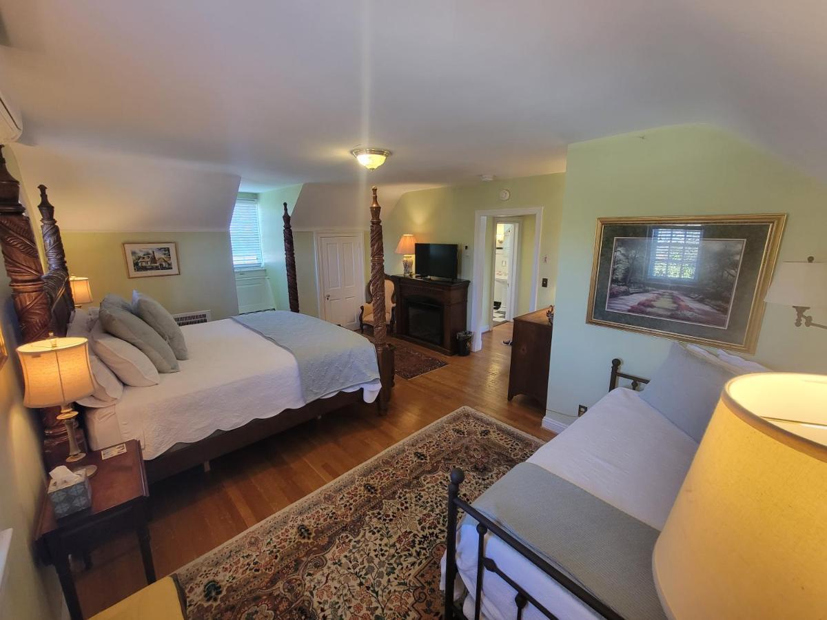 King Suite,1366406519:JPEG