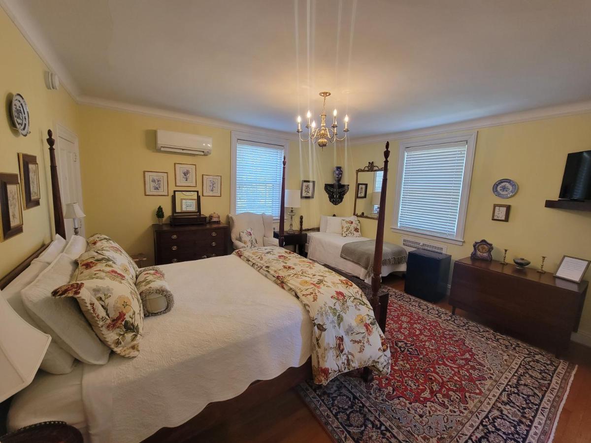 Queen Suite,1366409504:JPEG