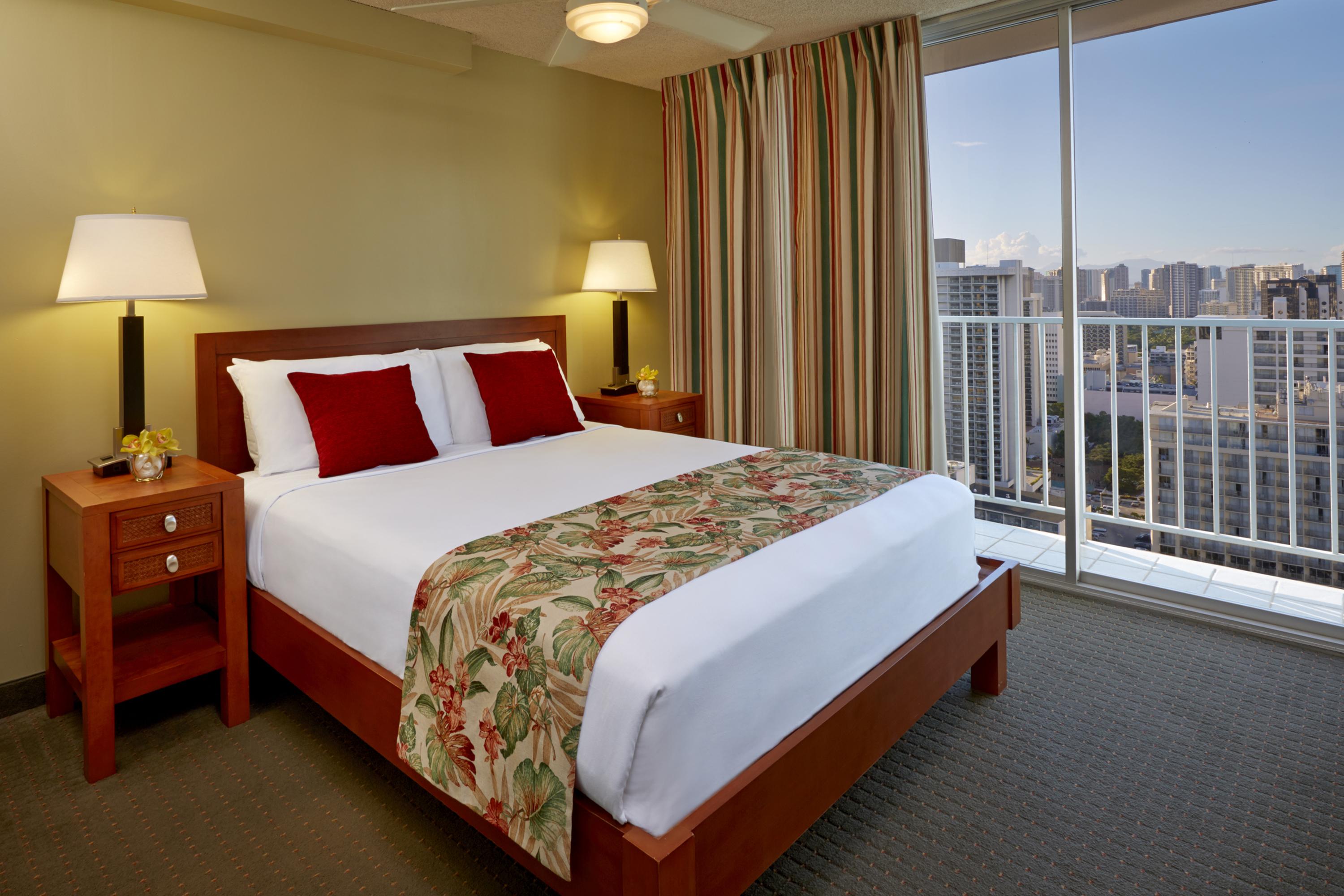Ocean View One Bedroom Suite with One Queen Bed