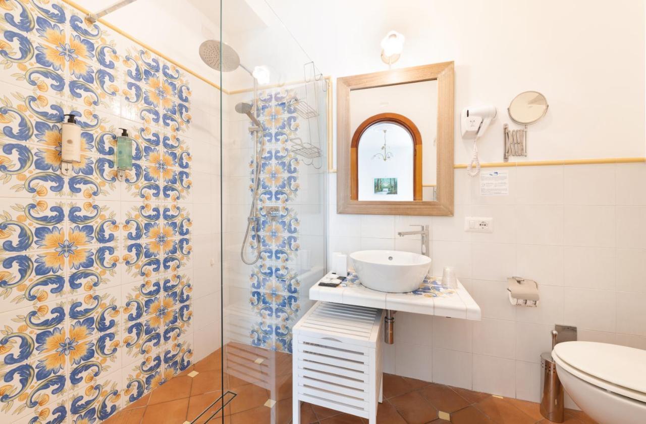 Double or Twin Room with Sea View