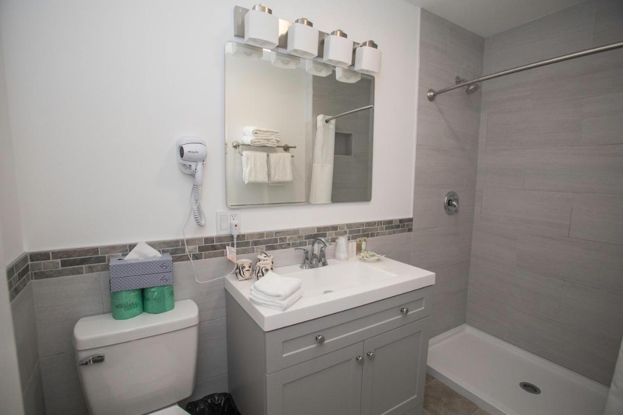 Deluxe Two-Bedroom Apartment,1390345427:JPEG