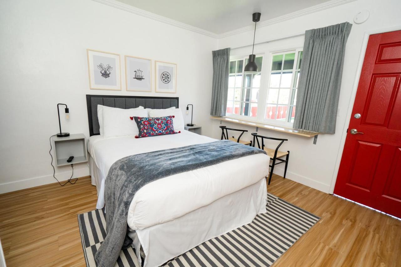 Standard Queen Room