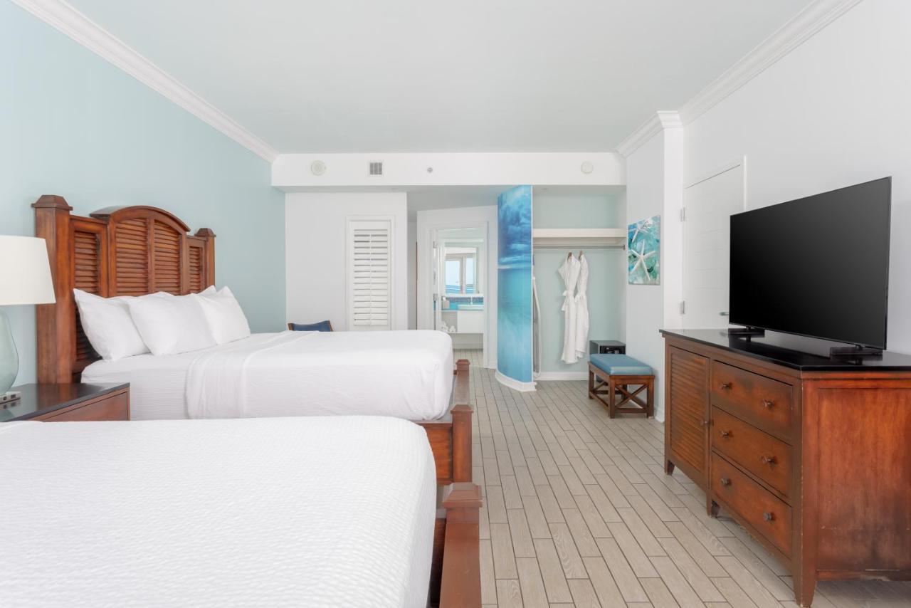 2 Queen Gulf Front with Balcony,1397552246:JPEG