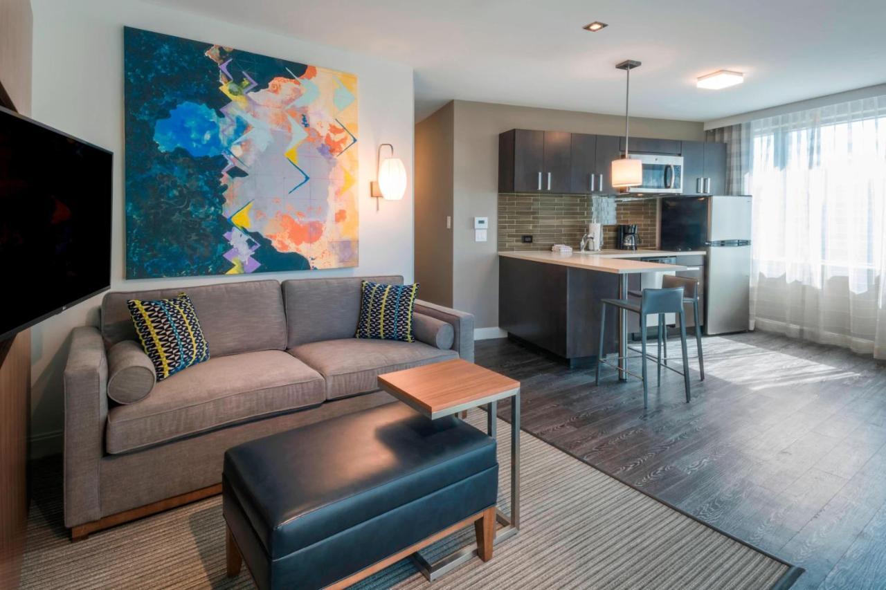 One-Bedroom King Suite with Sofa Bed,1731487567:JPEG