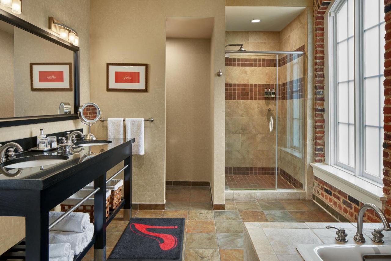 Premium King Room with River View,1406797274:JPEG