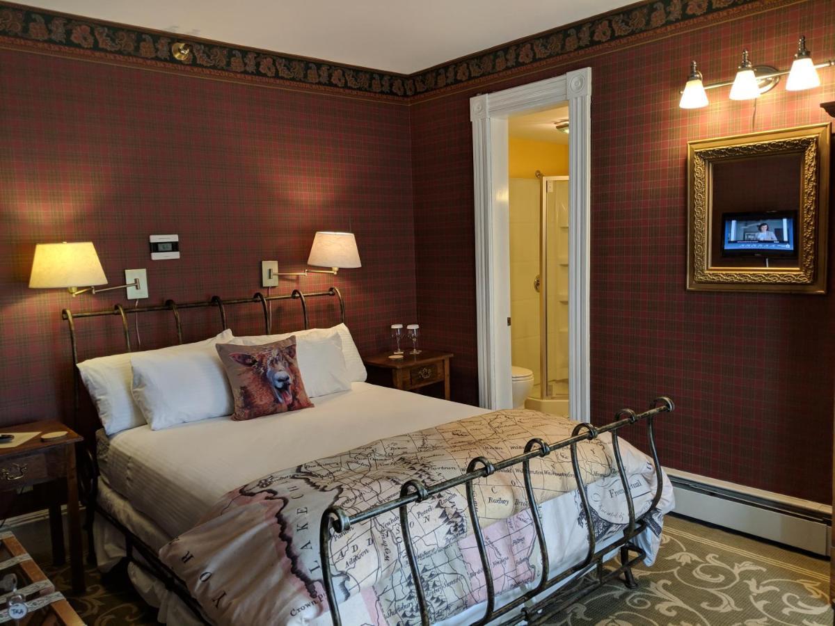 Queen Room