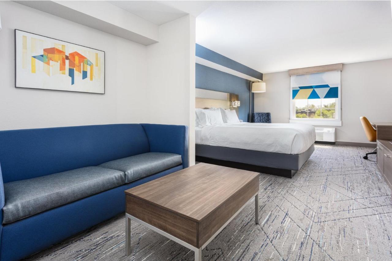 King Suite with Sofa Bed,1417984815:JPEG