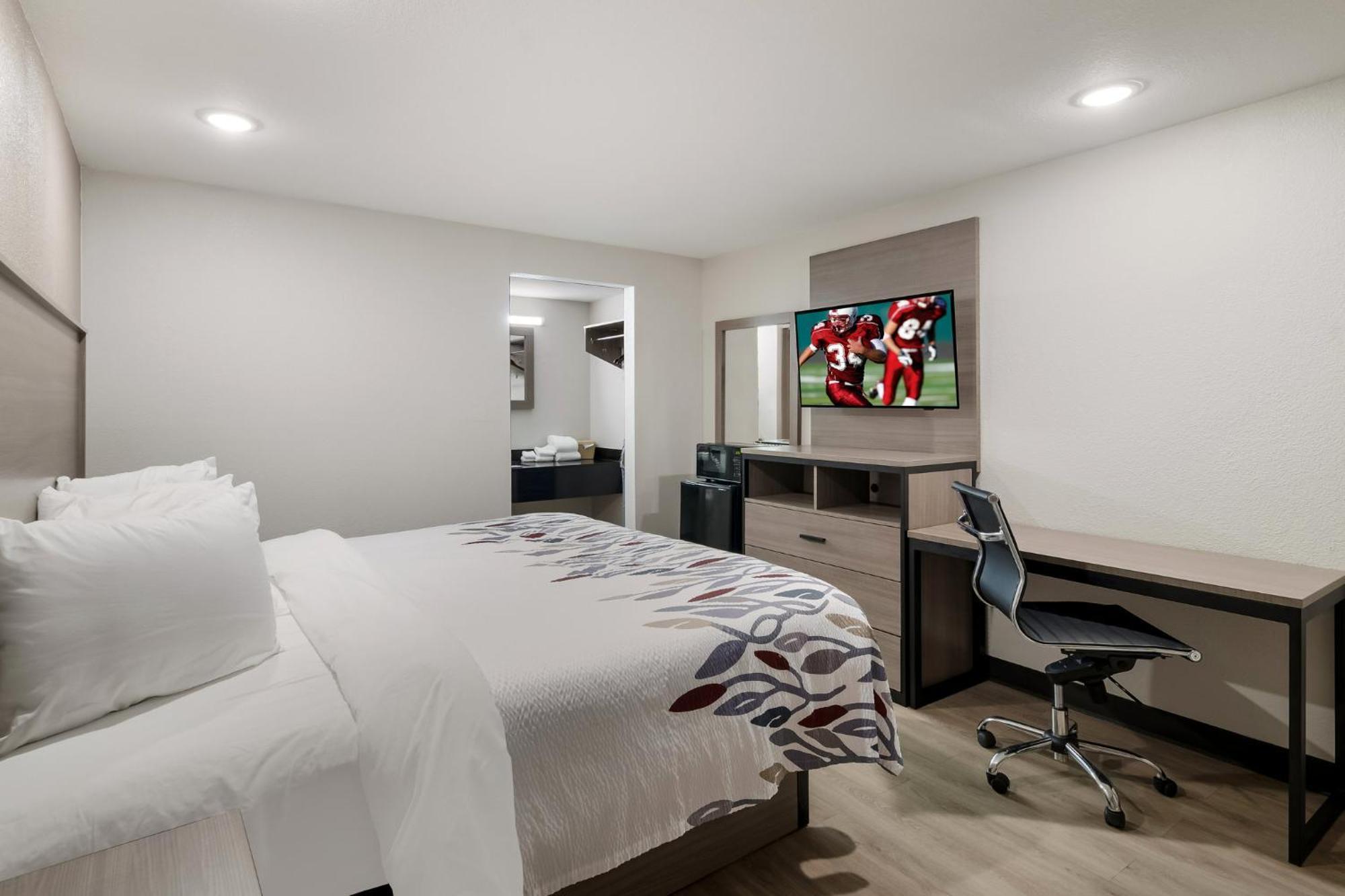 Superior King Room Poolside Non-Smoking,1434910222:JPEG