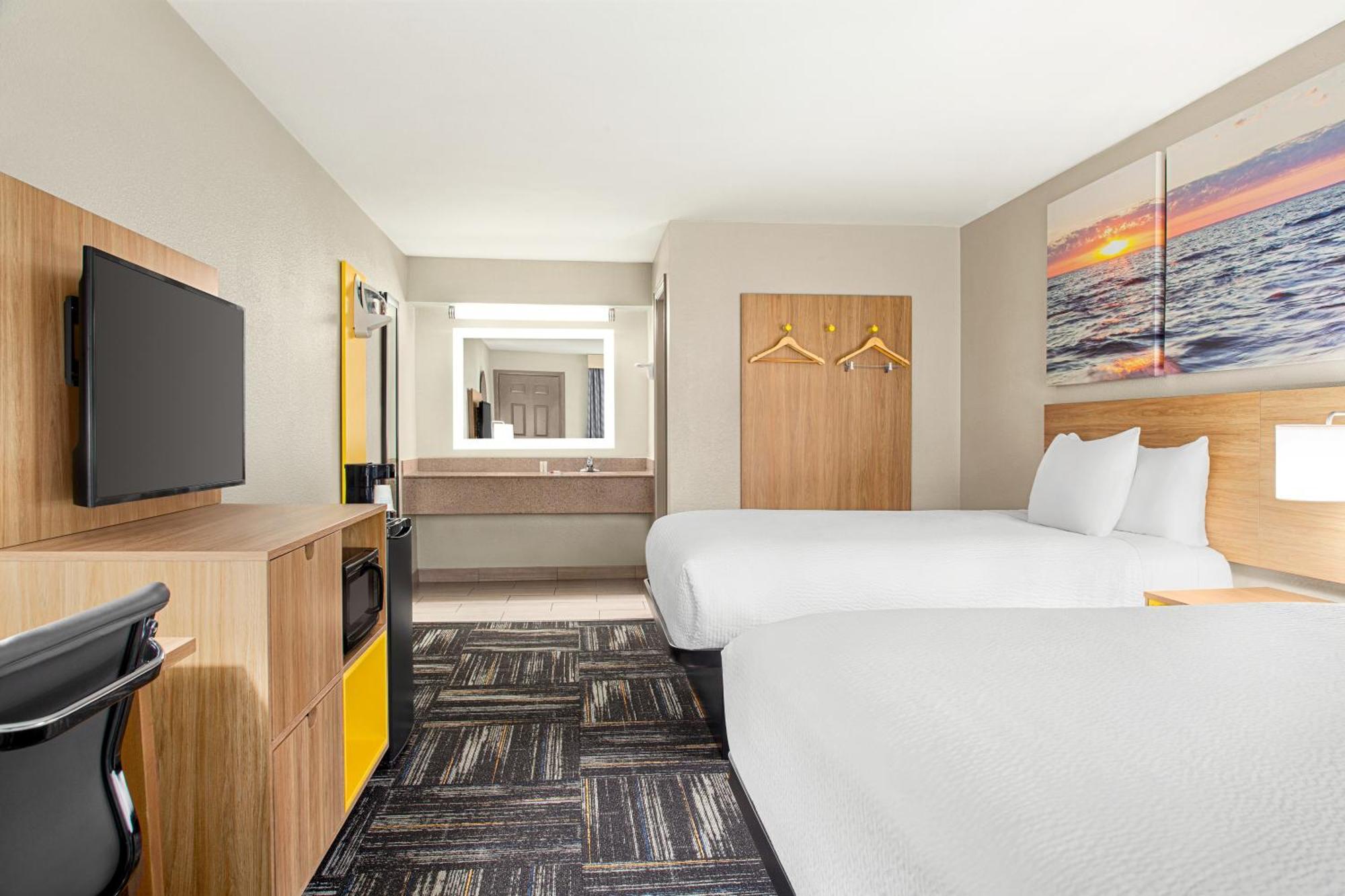 Queen Room with Two Queen Beds - Non-Smoking