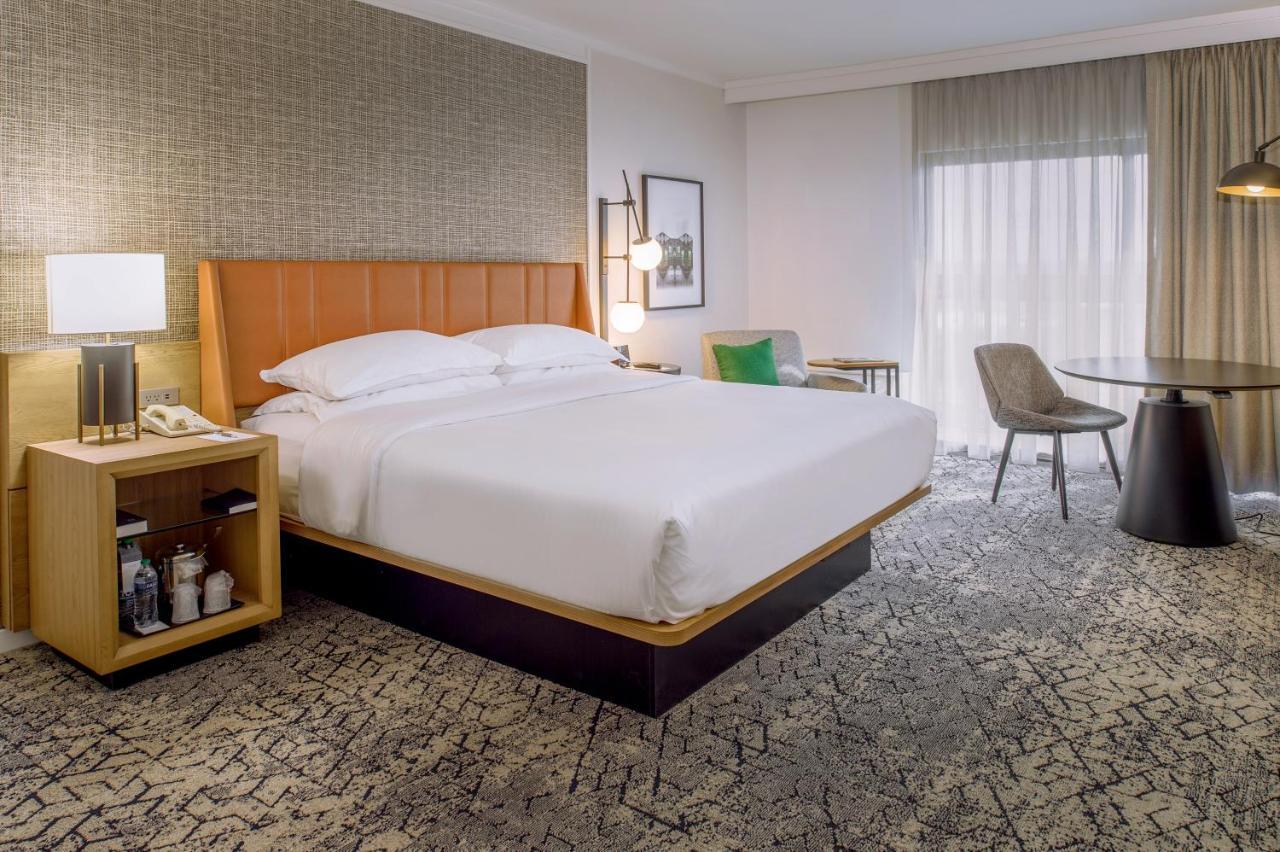 Guest Room, 1 King,1498880932:JPEG