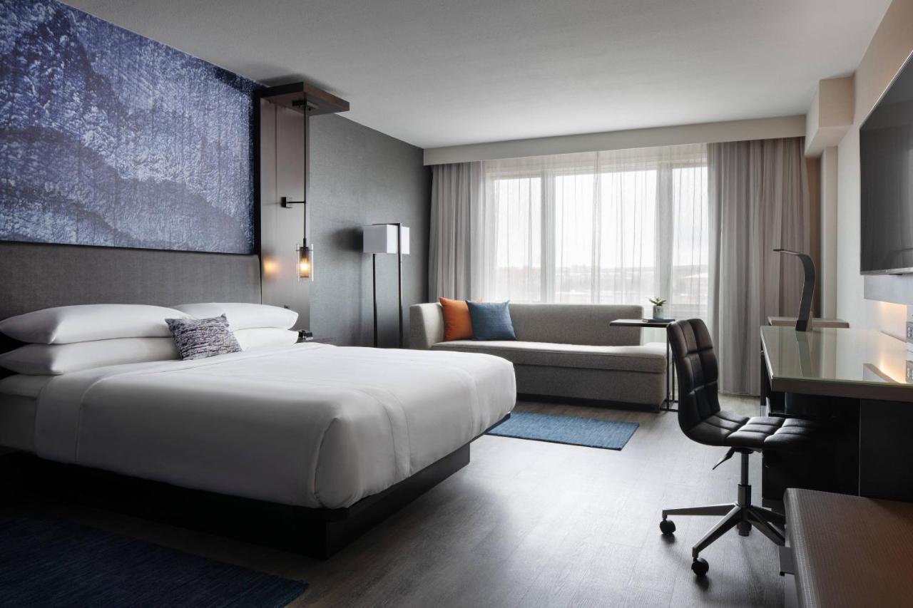 Guest Room, 1 King,1499196556:JPEG