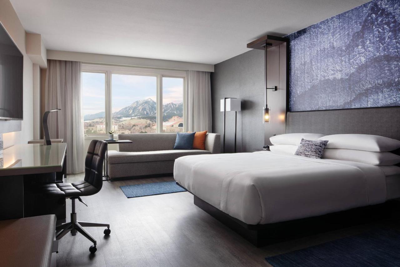 Guest room, 1 King, Campus/Flatirons view,1609320695:JPEG