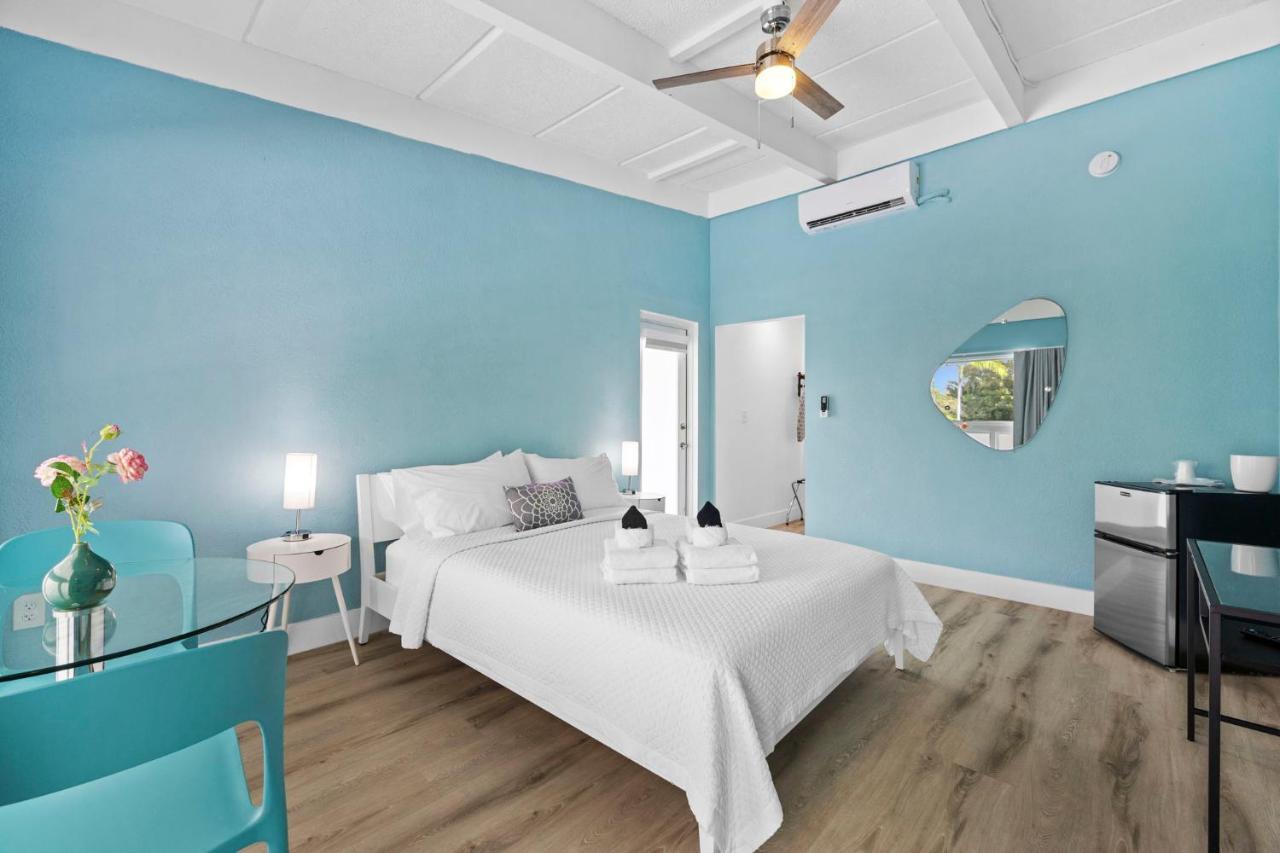 Queen Room with Pool View