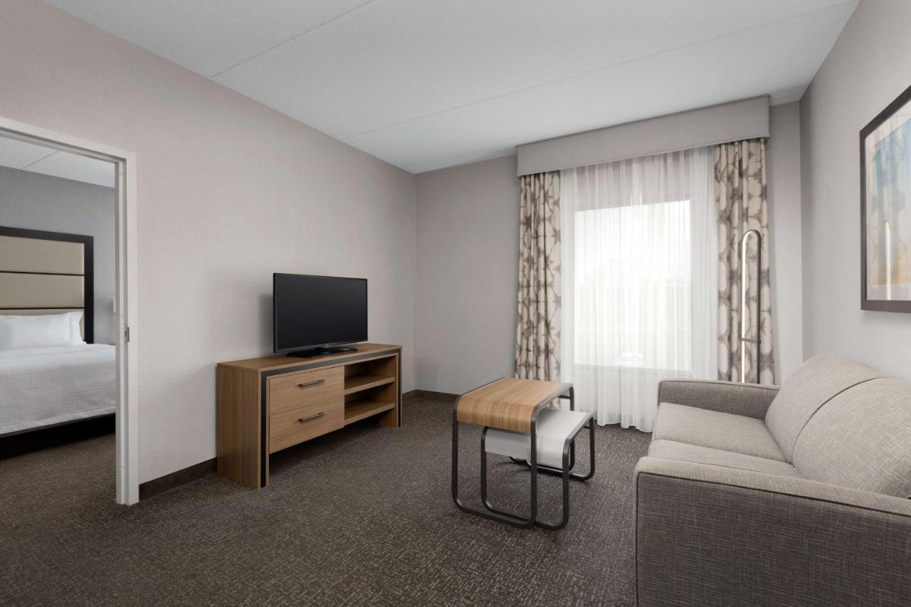 One-Bedroom King Suite - Non-Smoking