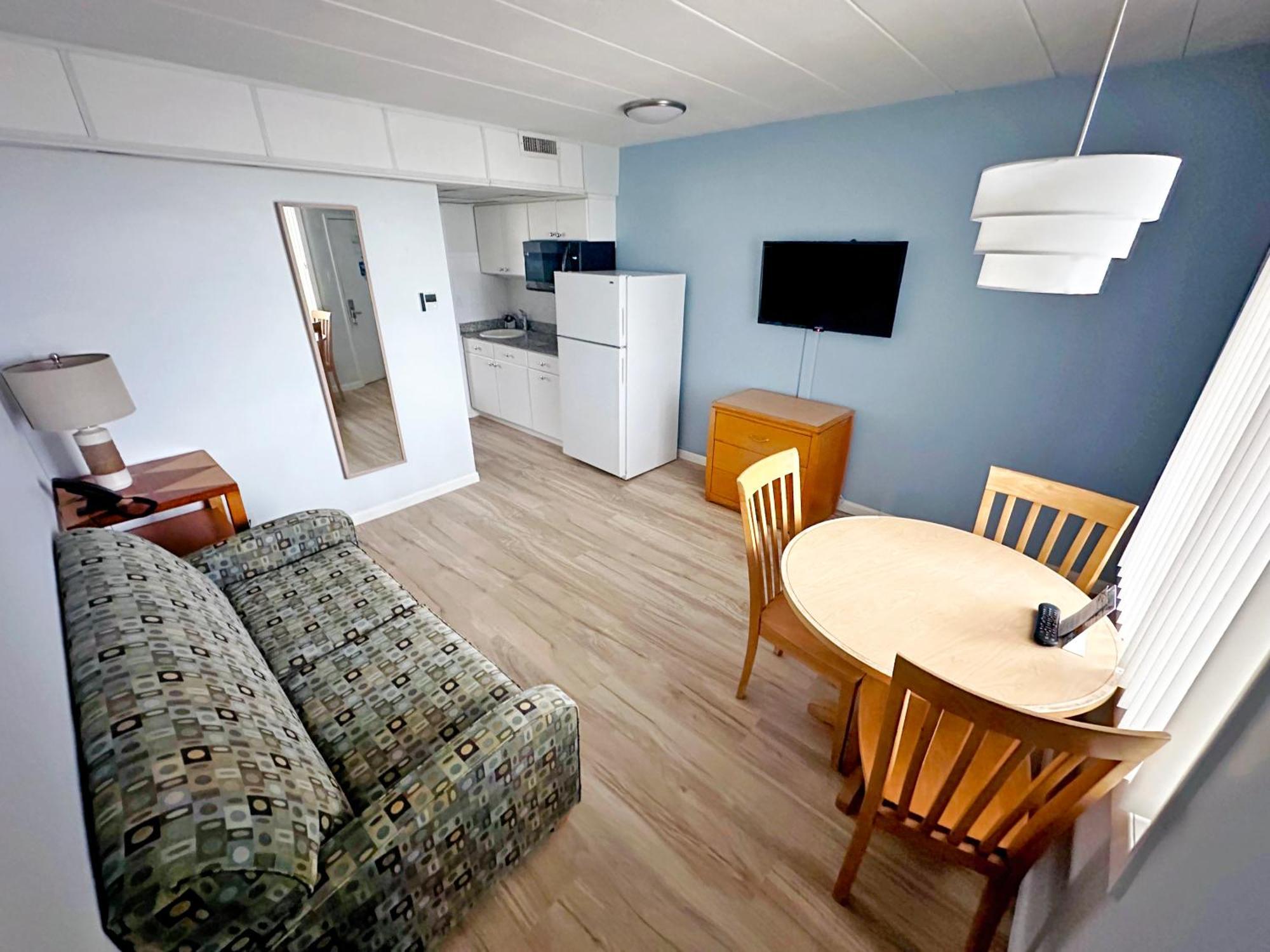 Family Suite with Kitchenette