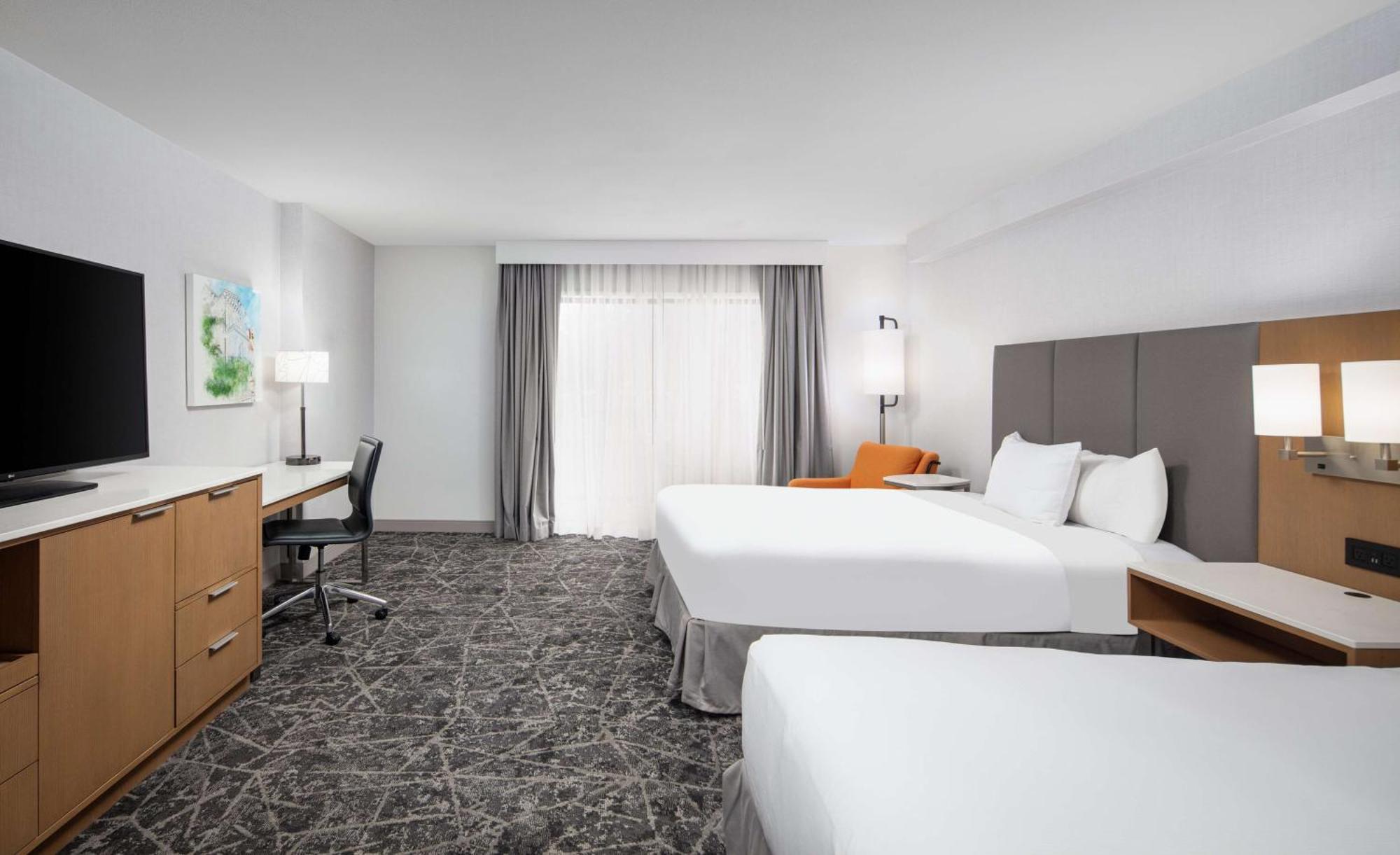 Deluxe Queen Room with Two Queen Beds