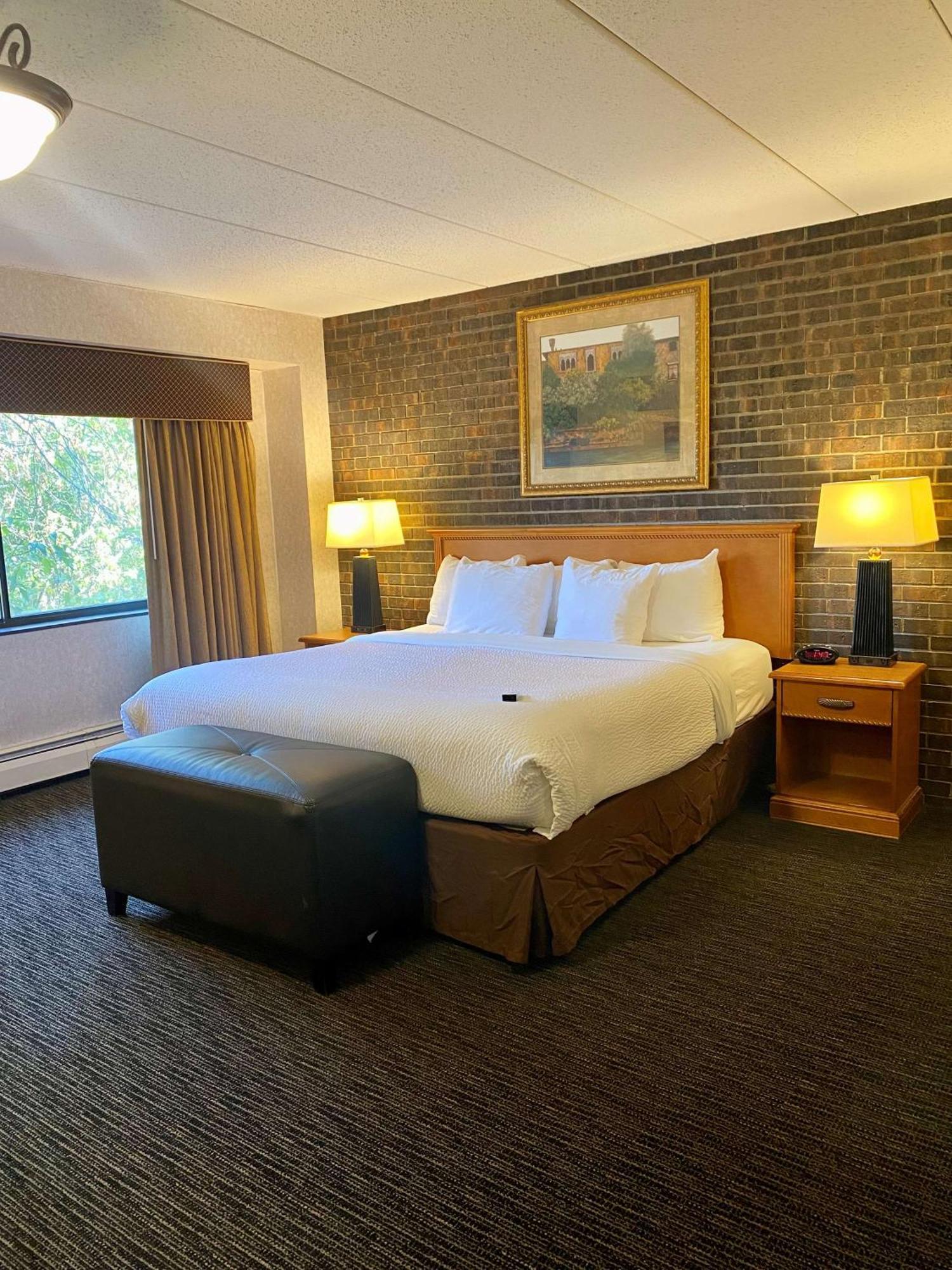 King Room - Non-Smoking (Stairs Access),1500538498:JPEG