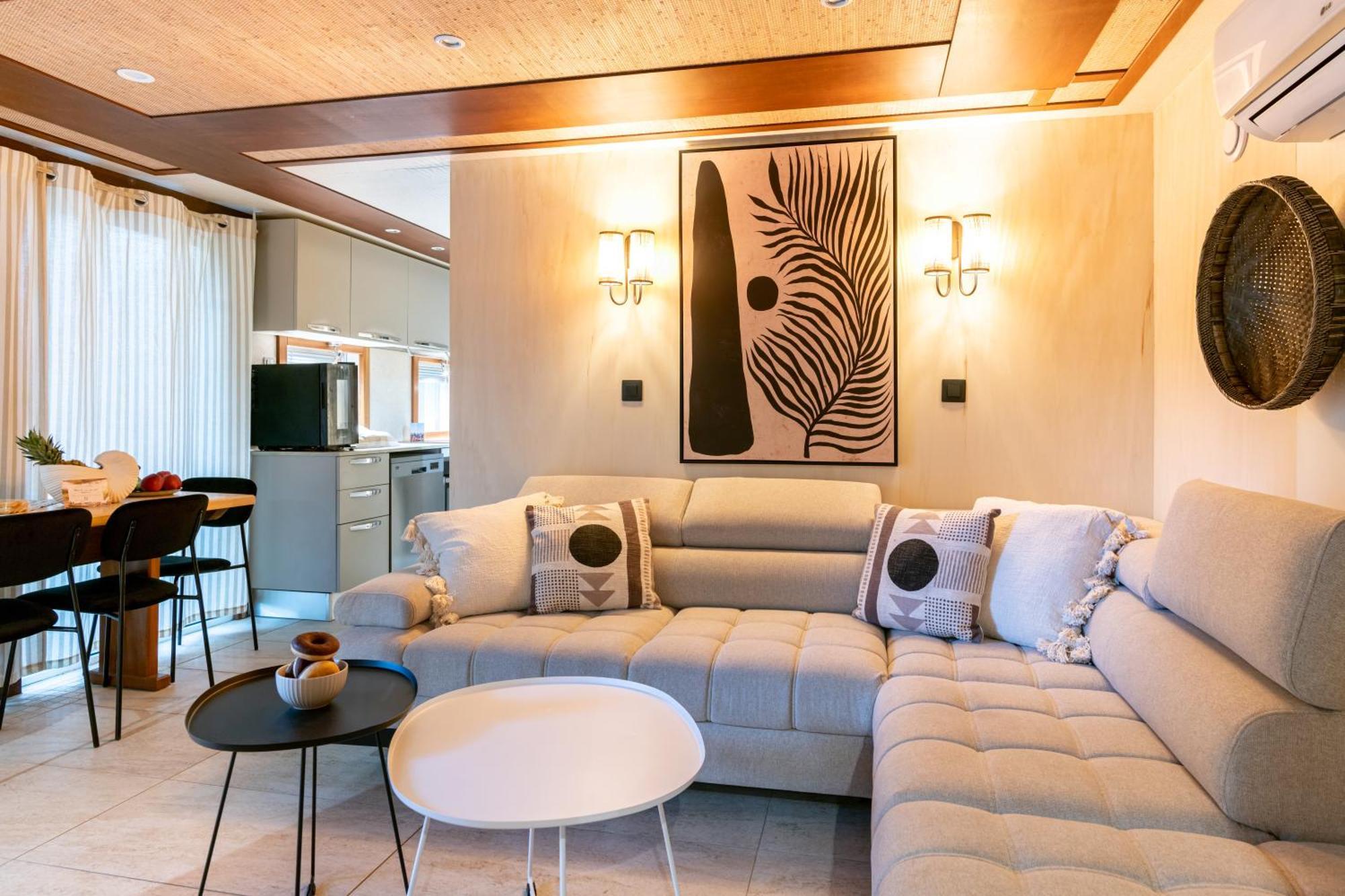 Deluxe Bungalow