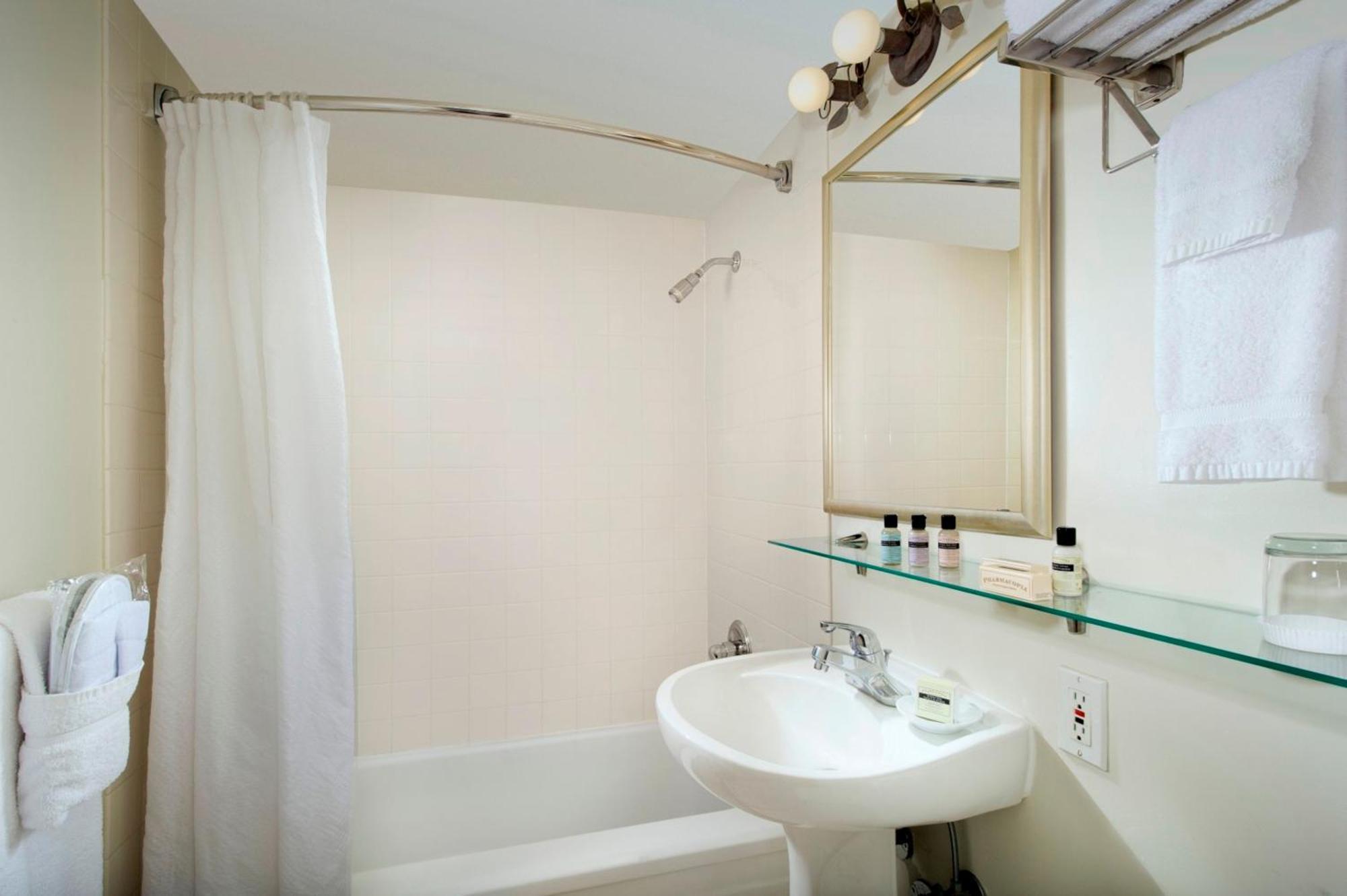 One Bedroom Suite,1544636992:JPEG