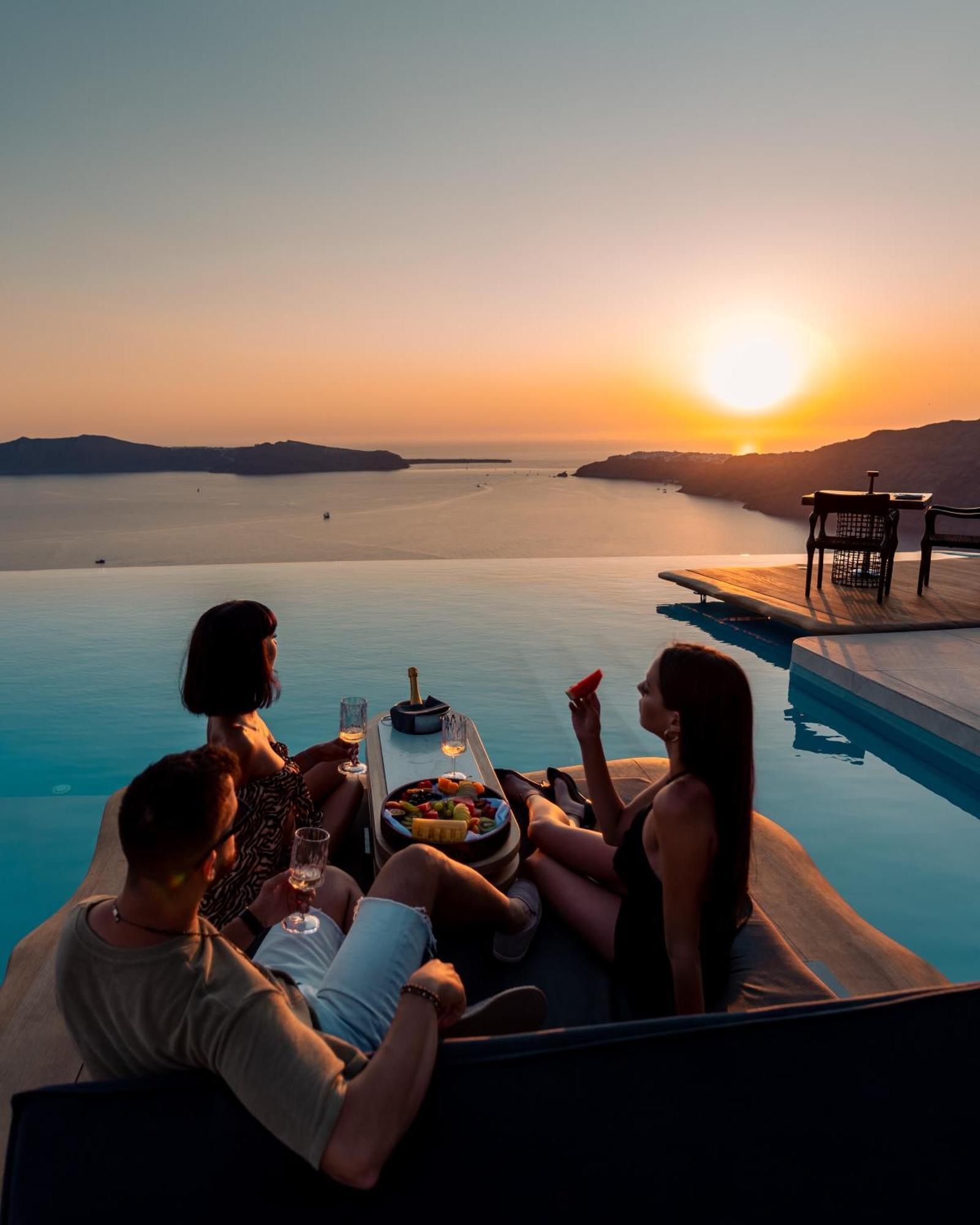 Honeymoon Pool Suite,1067630098:JPEG