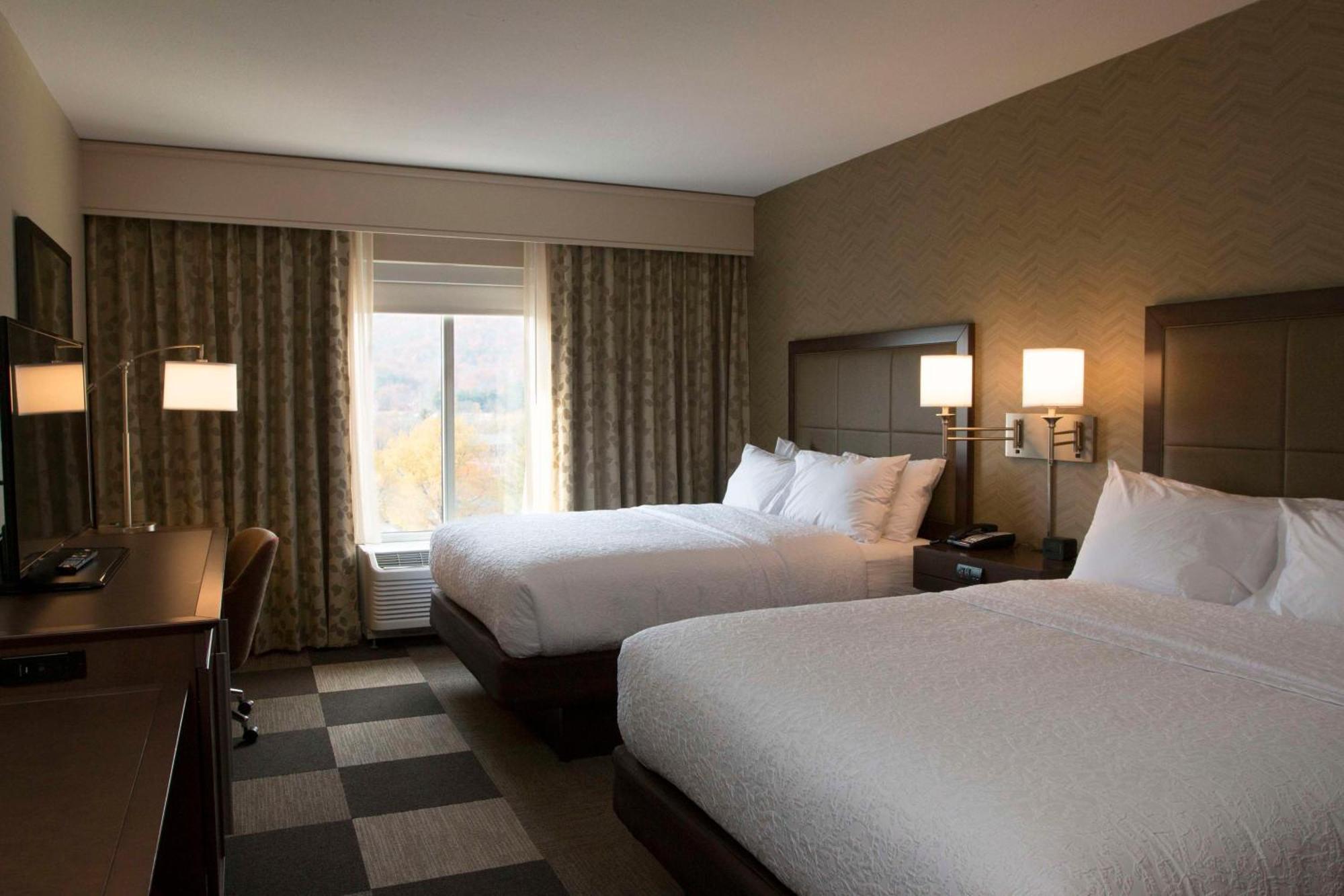 Queen Room with Two Queen Beds - Hearing Access/Non-Smoking,1499239243:JPEG