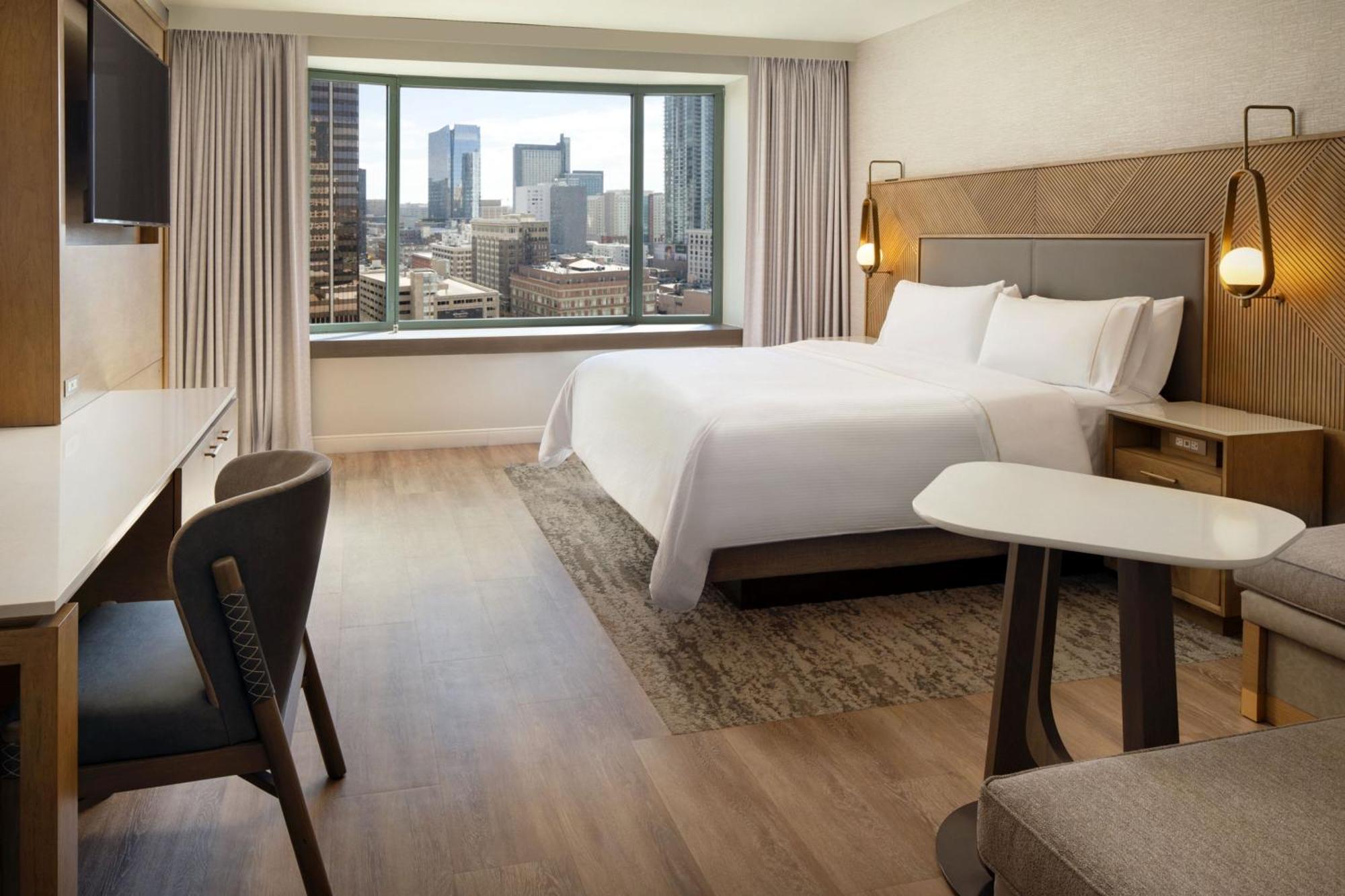 Deluxe King Room City View,1527087166:JPEG