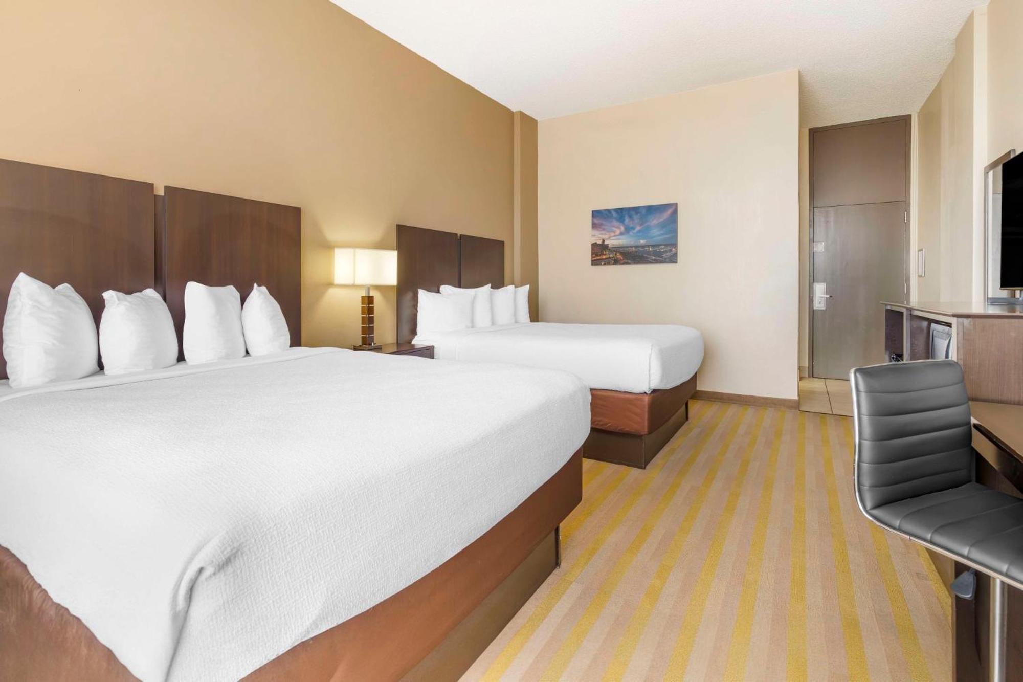 Queen Room with Two Queen Beds,1709573058:JPEG