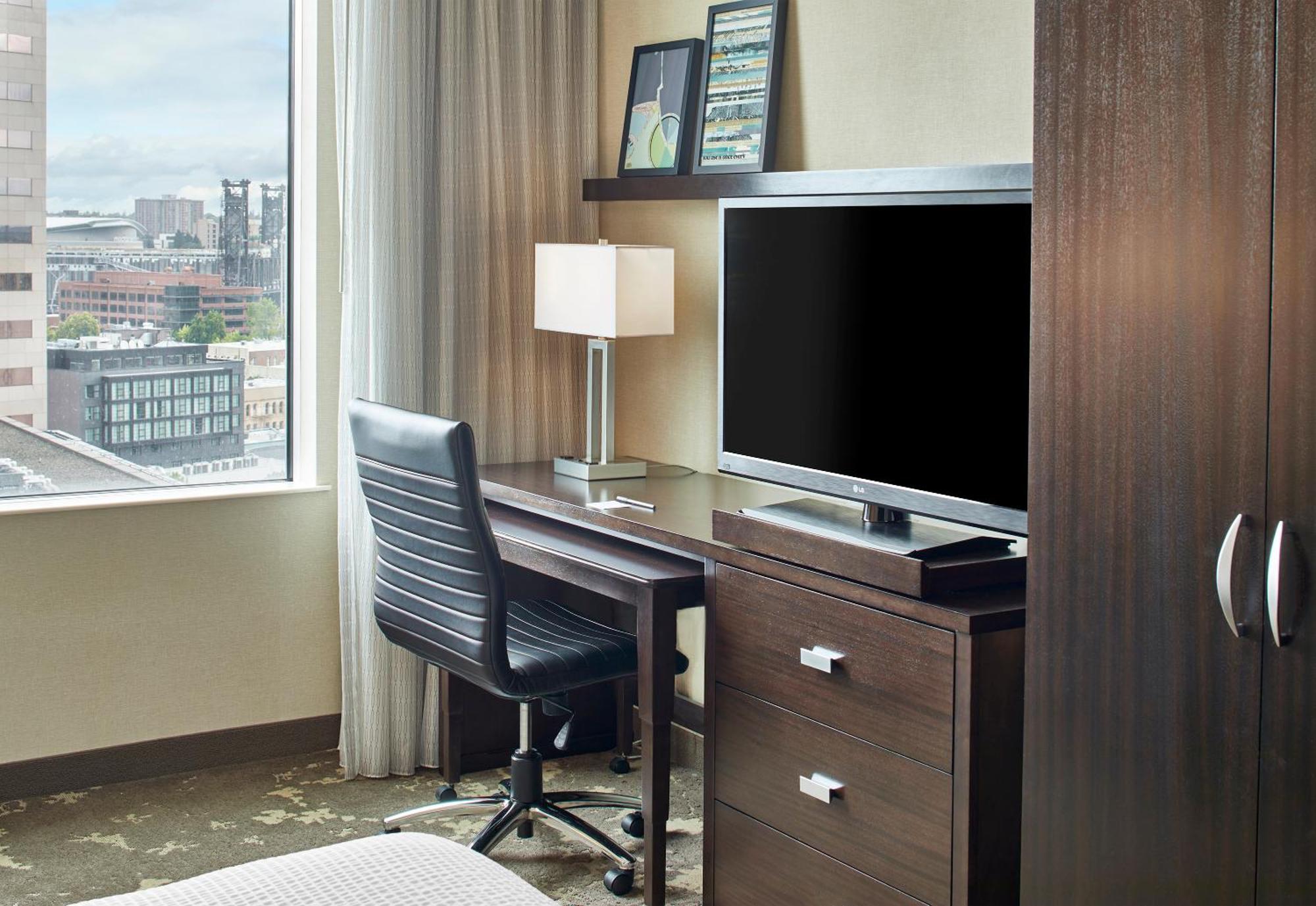 Corner King Room