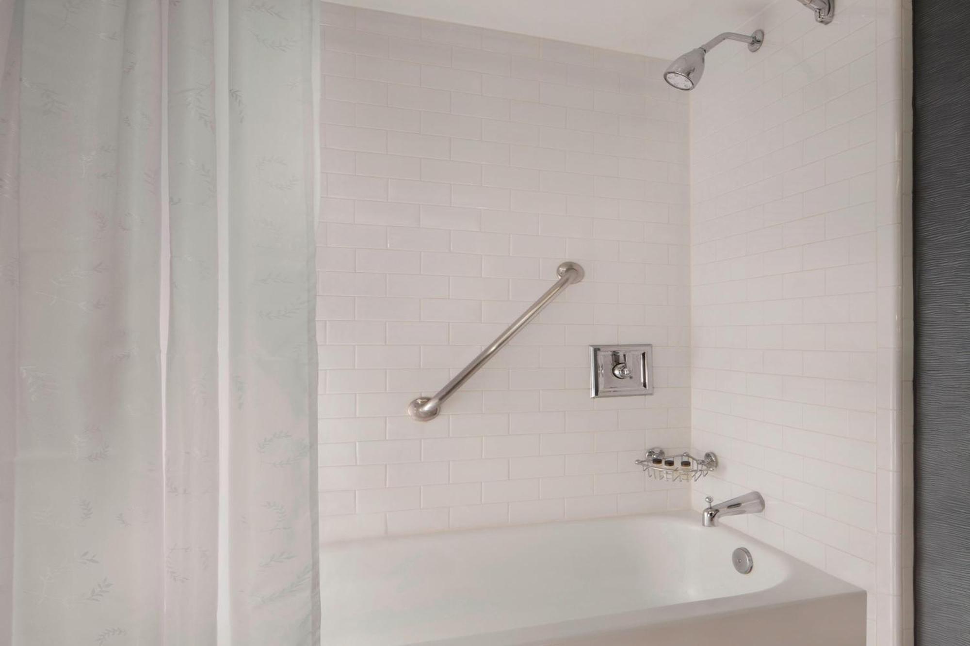 Guest Room, 1 King