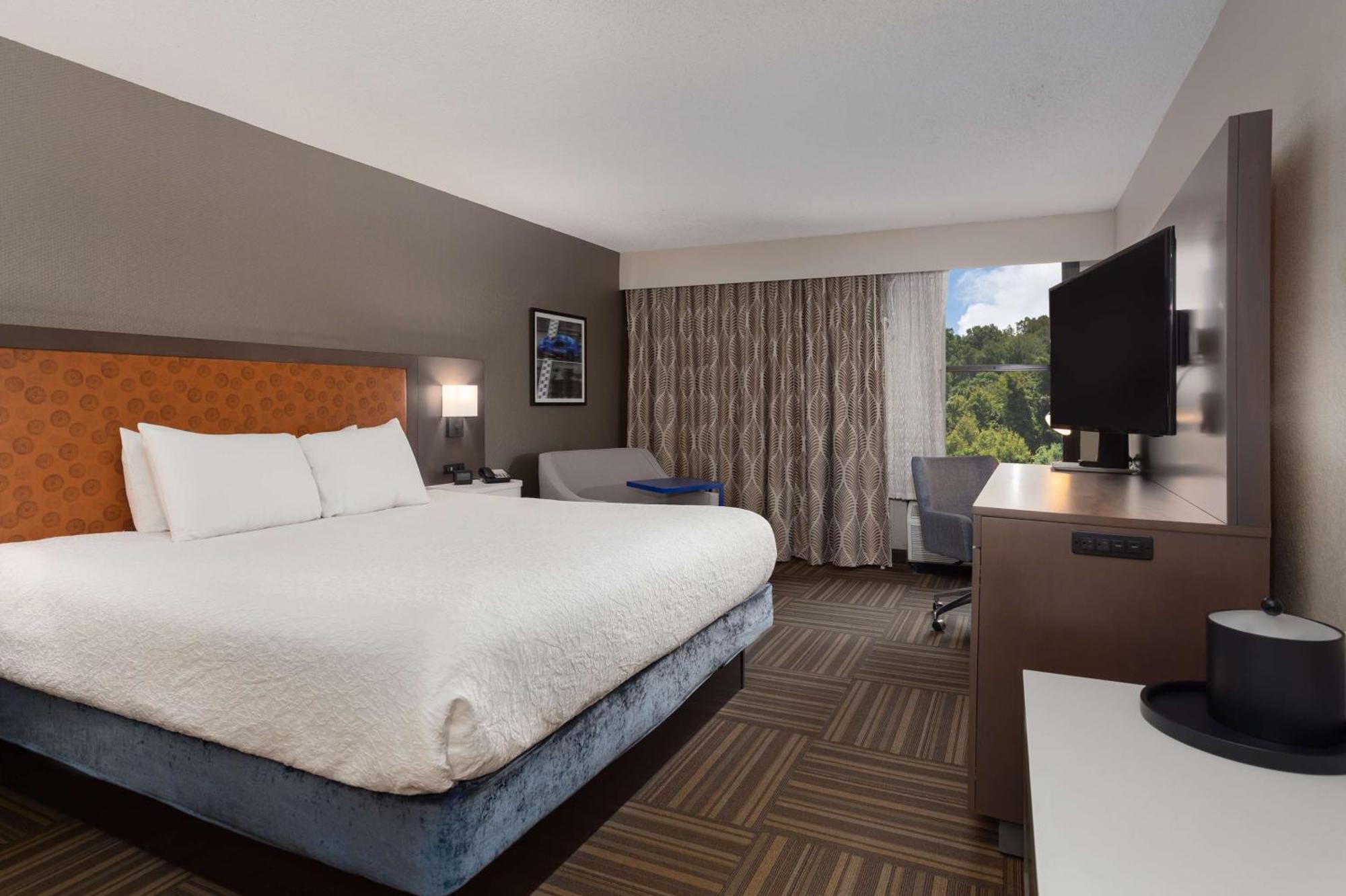 King Room with King Bed - Non-Smoking,1548128263:JPEG