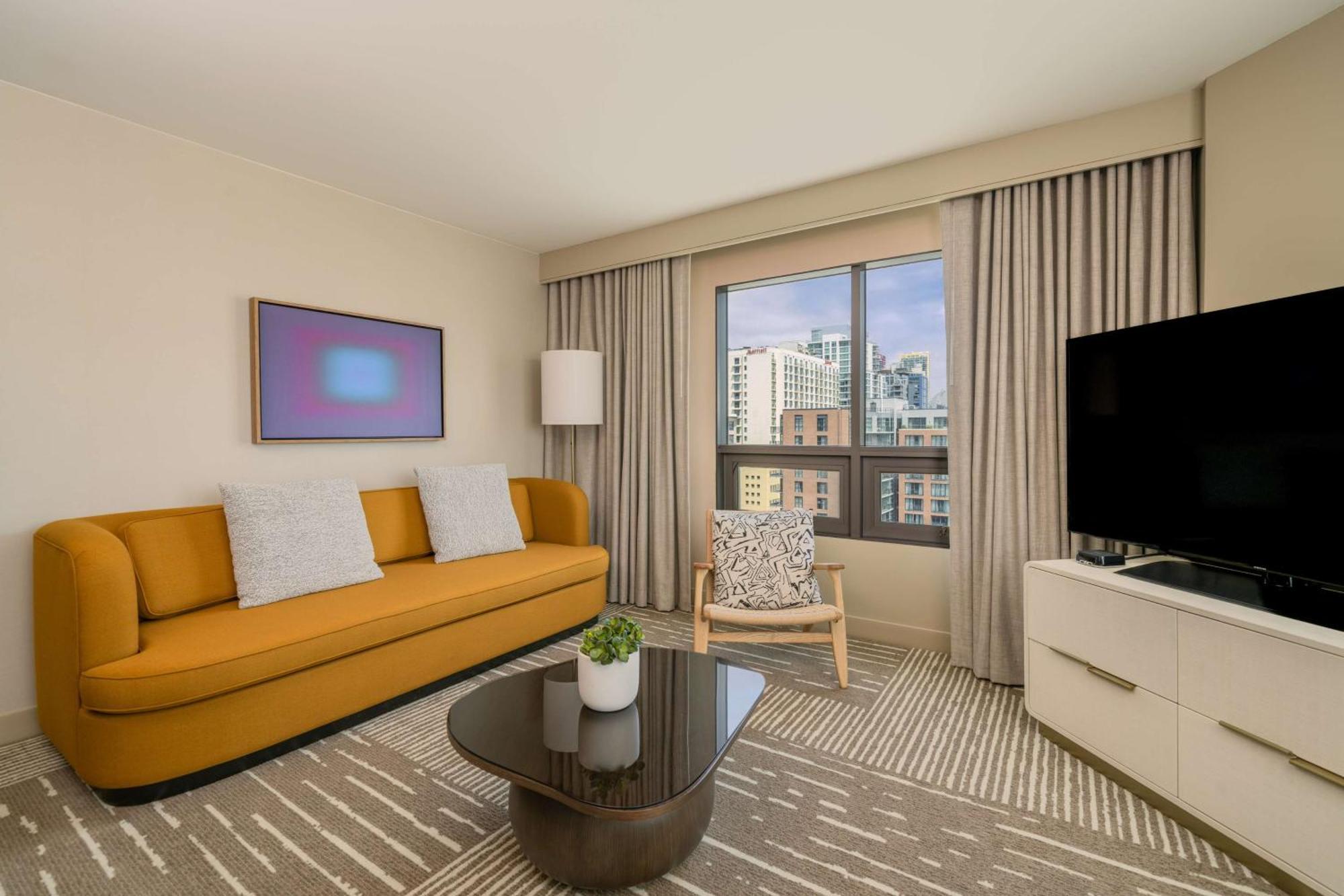 1 Bedroom Suite 1 King,1498888525:JPEG