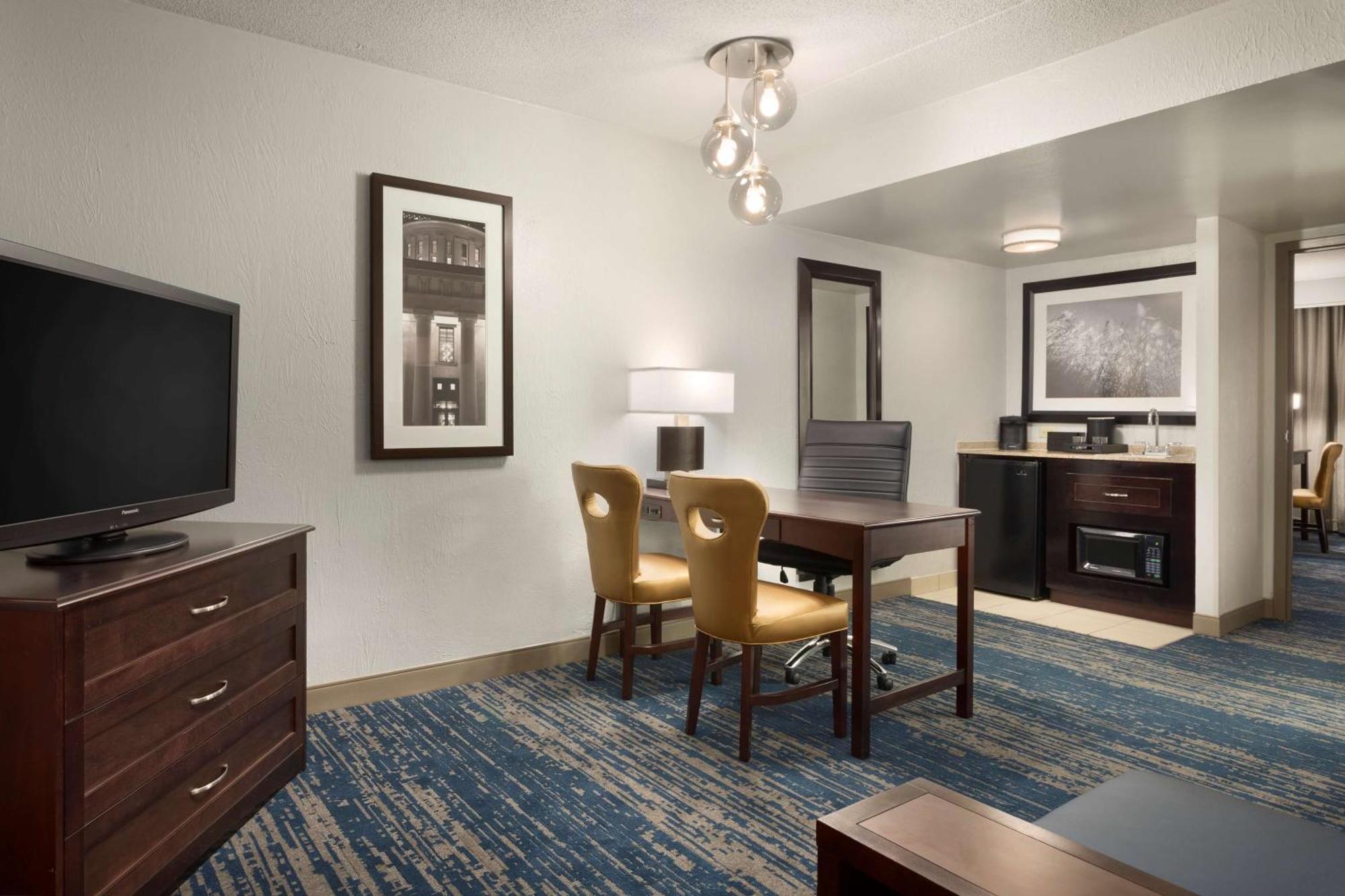 Suite with Two Double Beds - Non-Smoking
