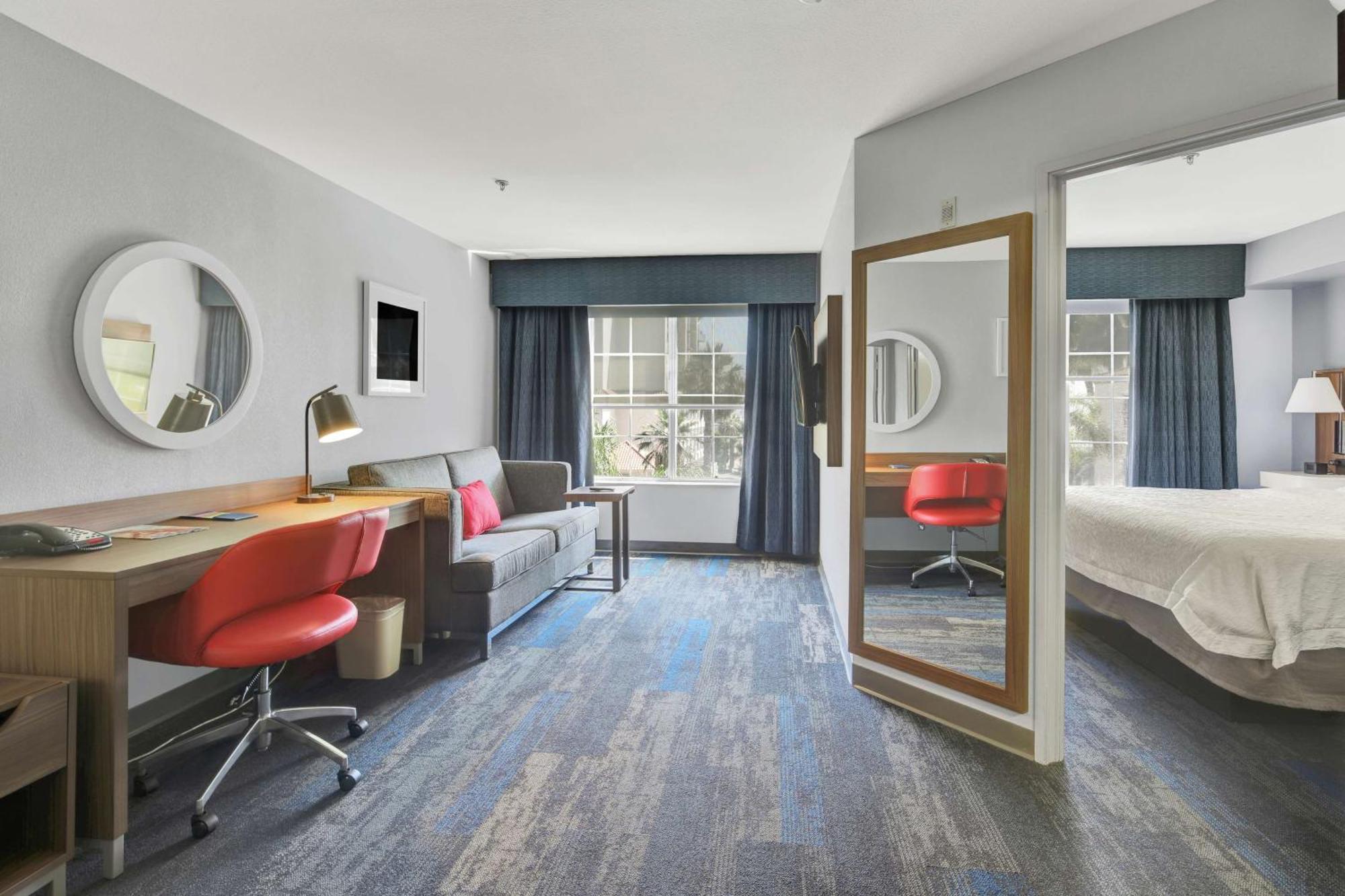 One-Bedroom King Suite - Non-Smoking