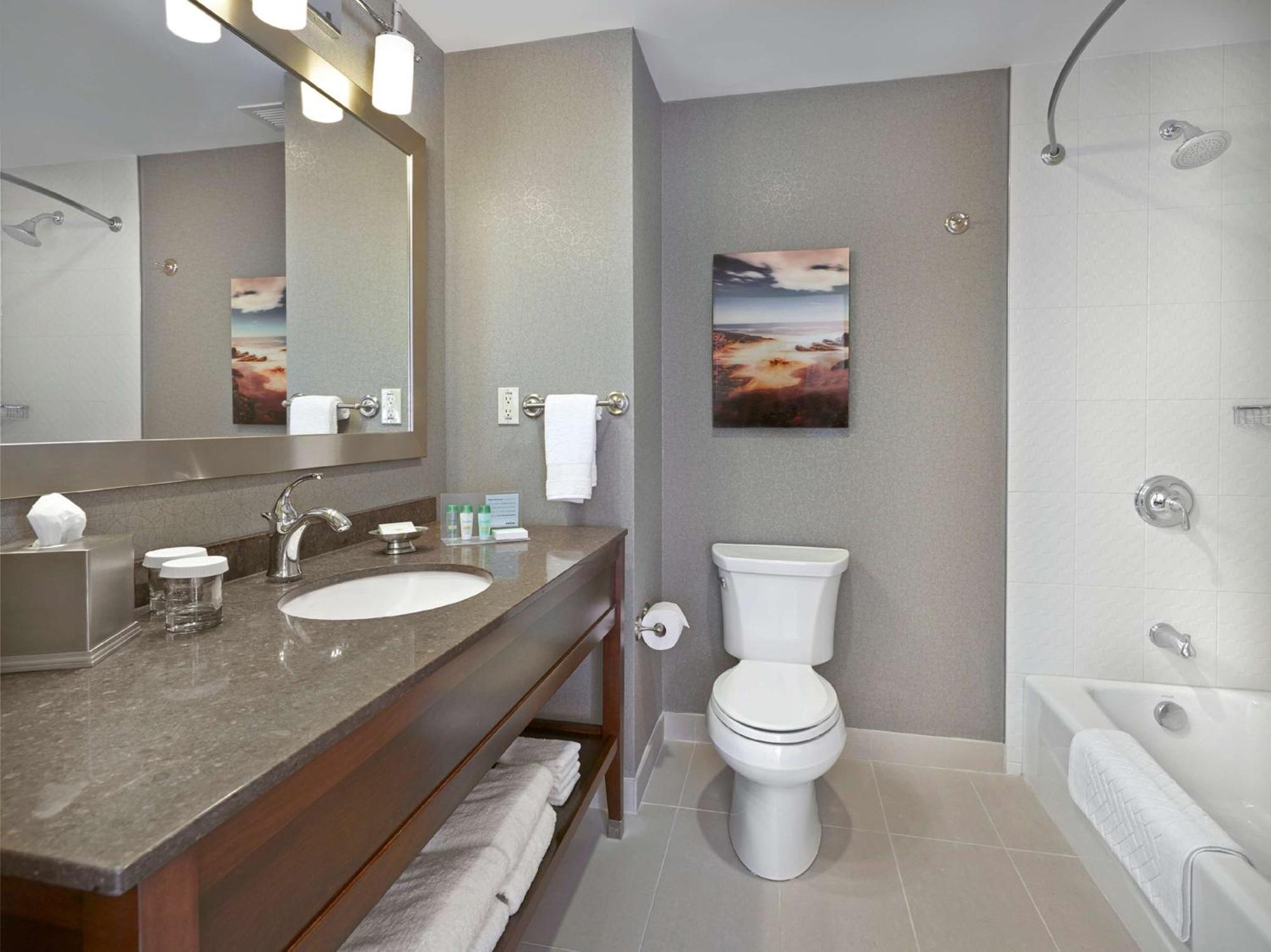 Queen Room with Two Queen Beds and Sea View,1551462454:JPEG