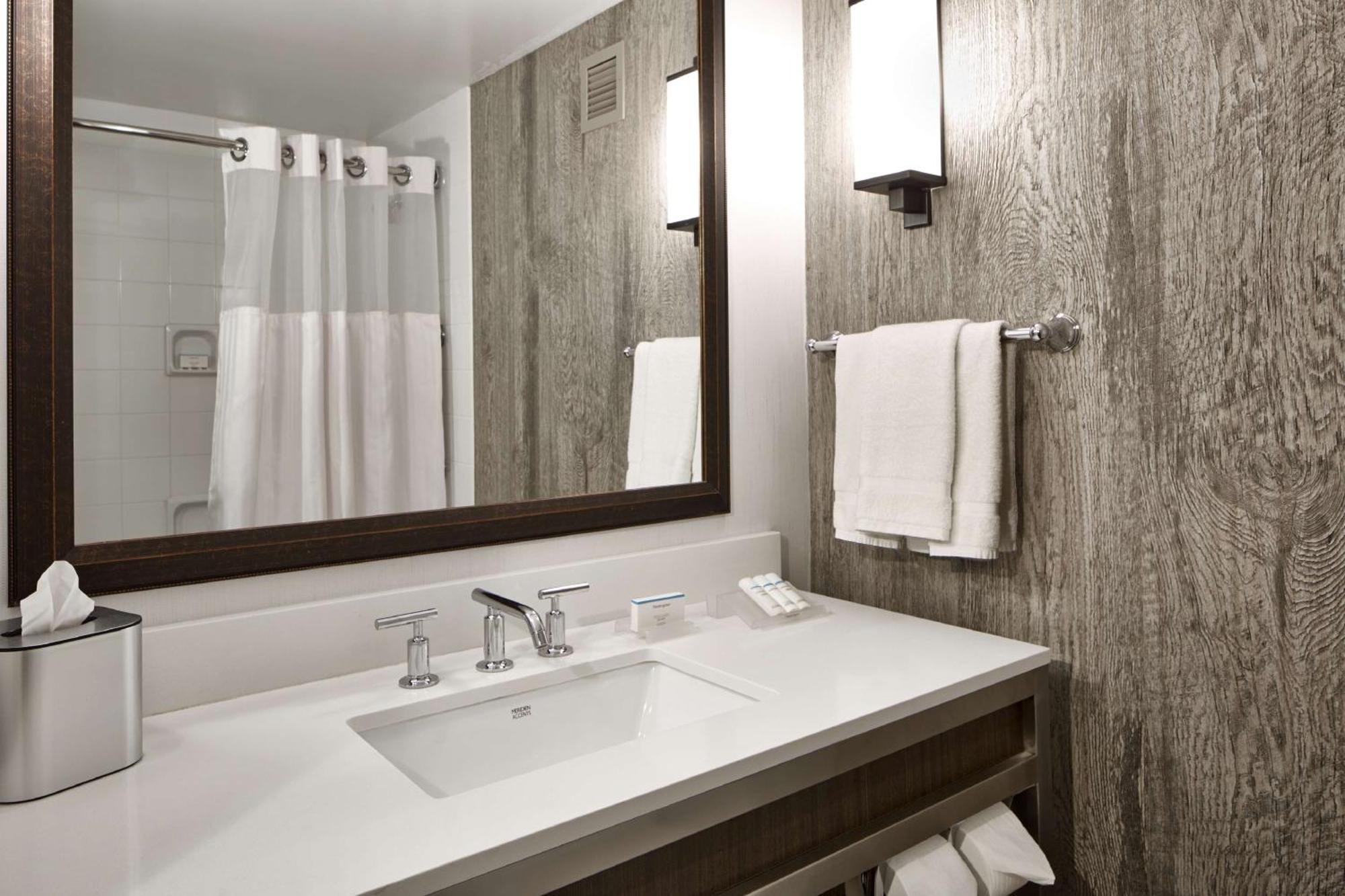 Double Room with Two Double Beds - Mobility Access