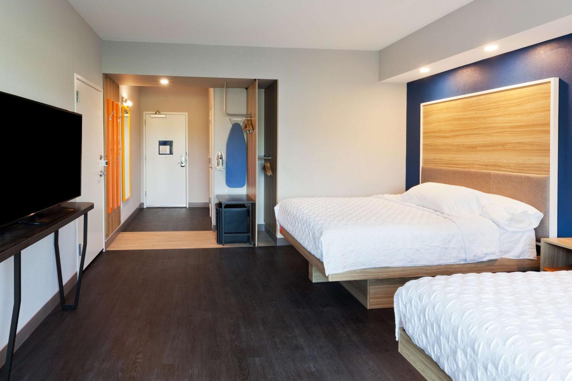 Queen Room with Two Queen Beds - Mobility Access