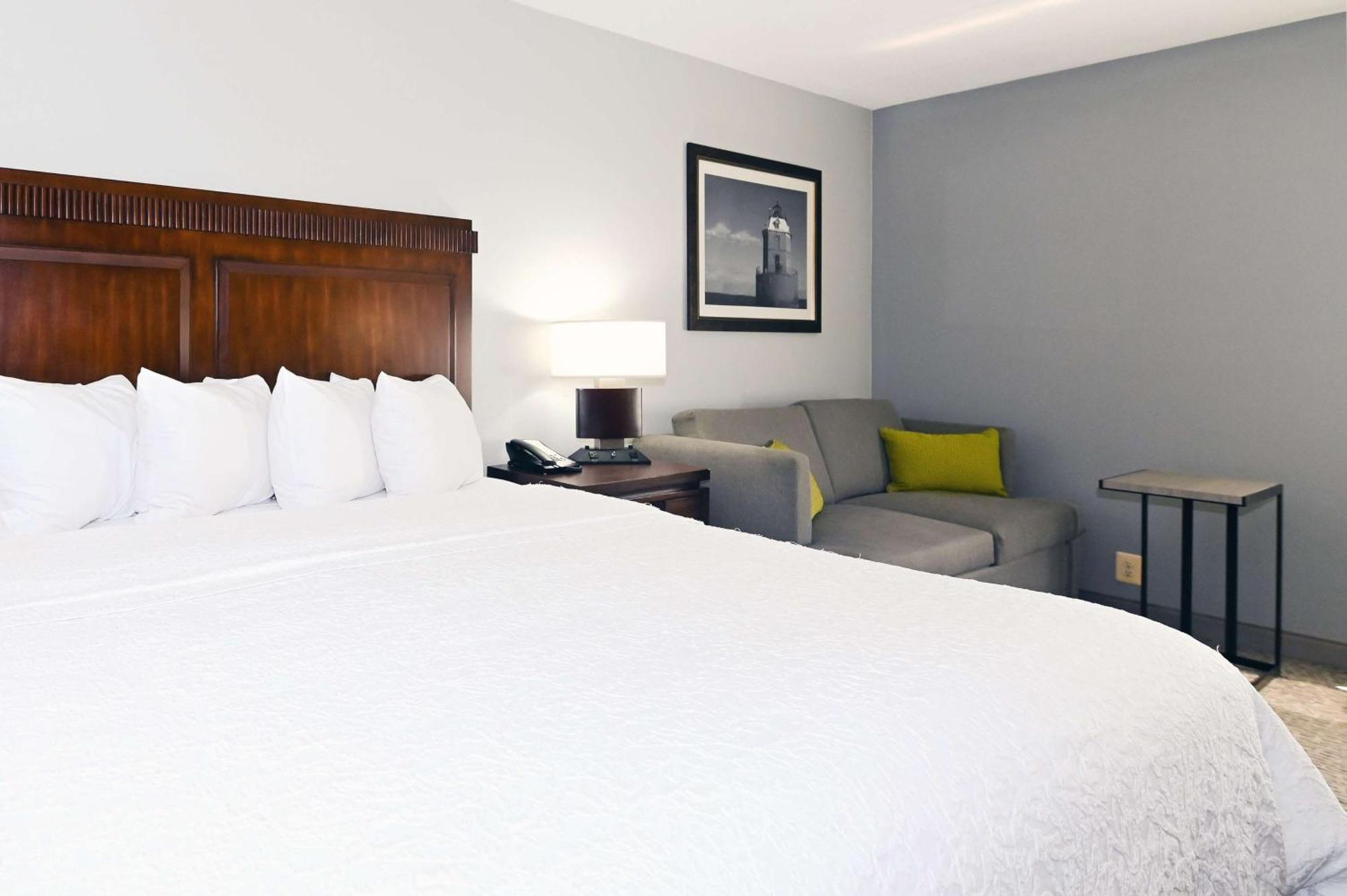 King Room with Sofa Bed - Non-Smoking