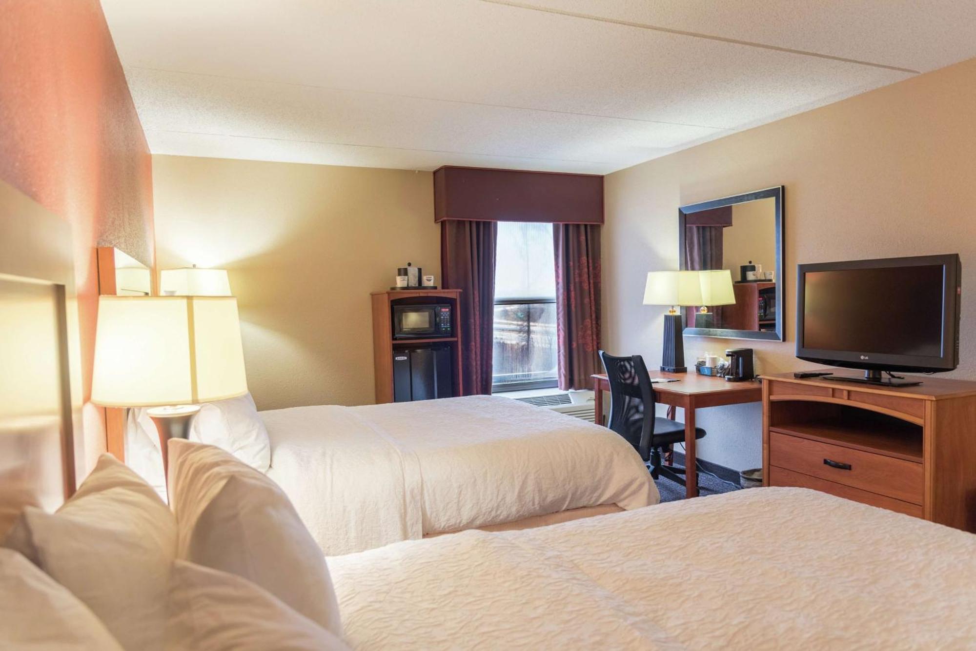 Room with Two Queen Beds - Non-Smoking