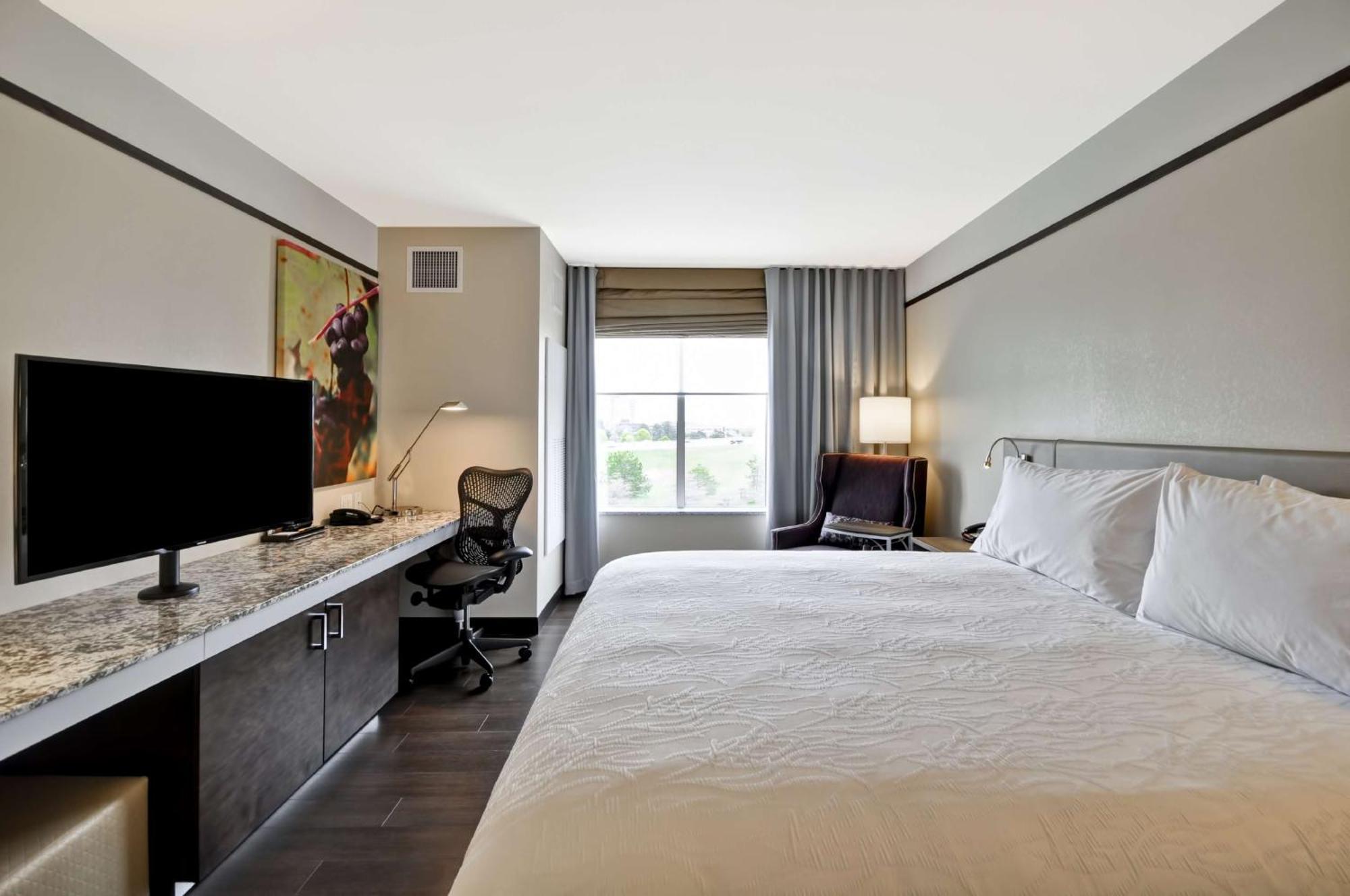 King Room,1552005994:JPEG