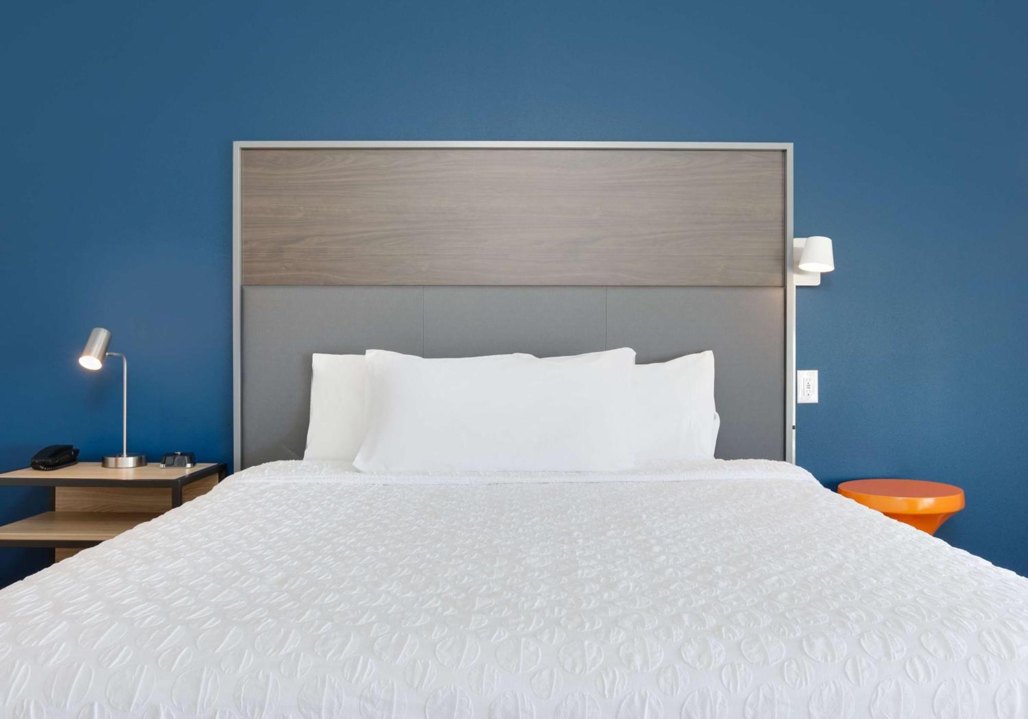 King Room,1552116988:JPEG