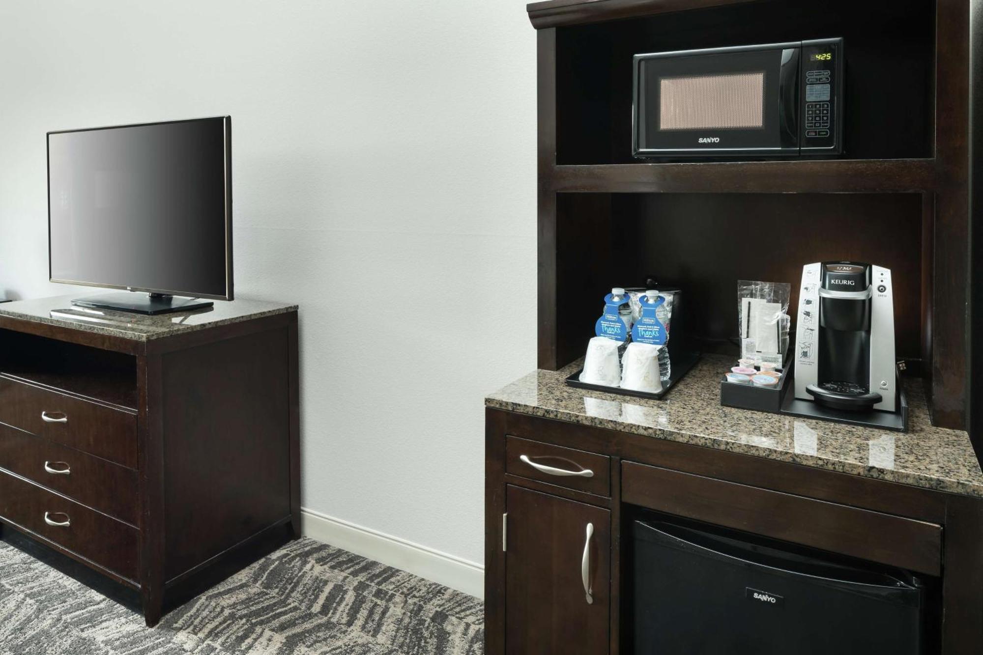 King Room,1552129897:JPEG