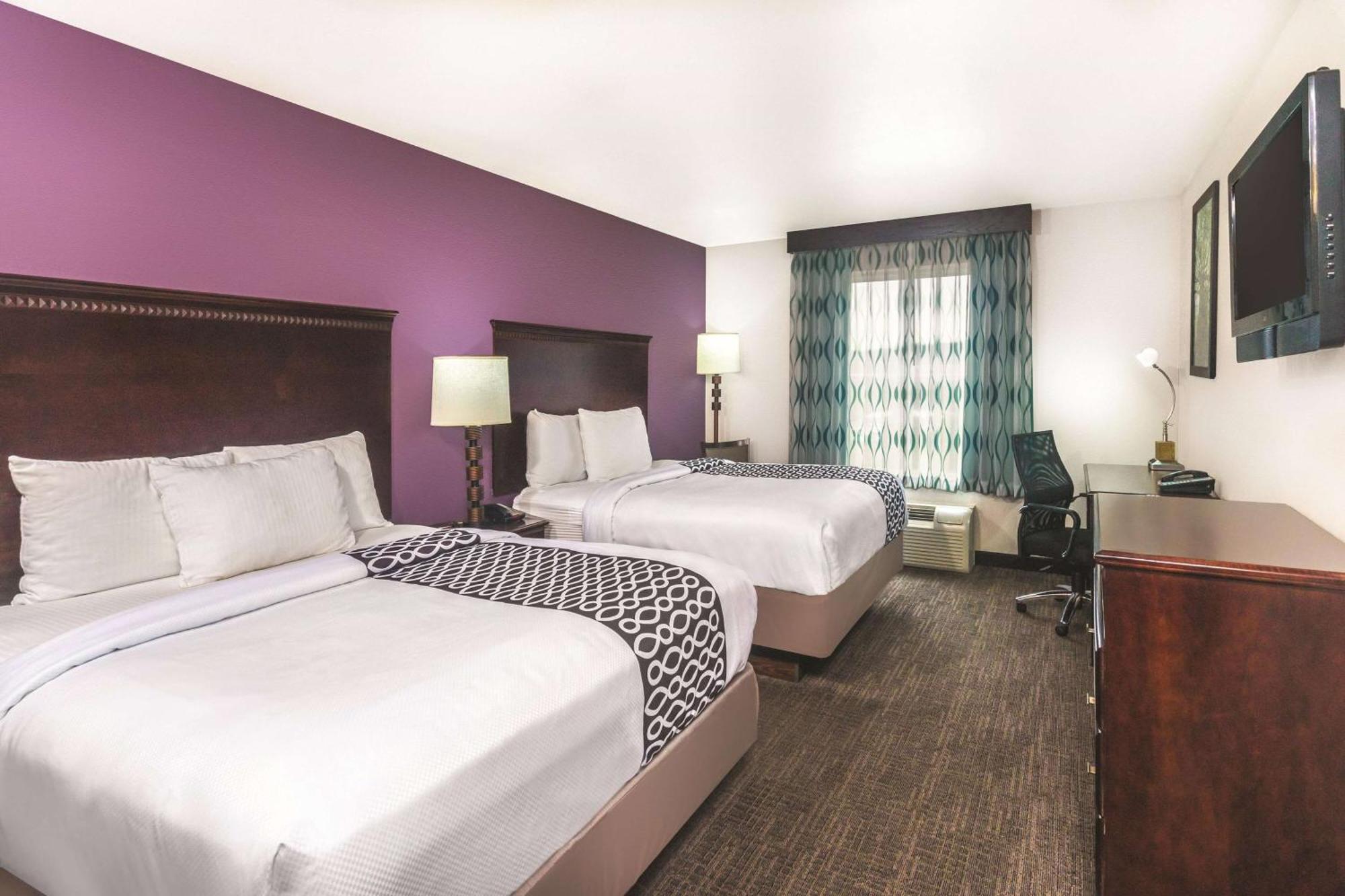 Deluxe Queen Room with Two Queen Beds
