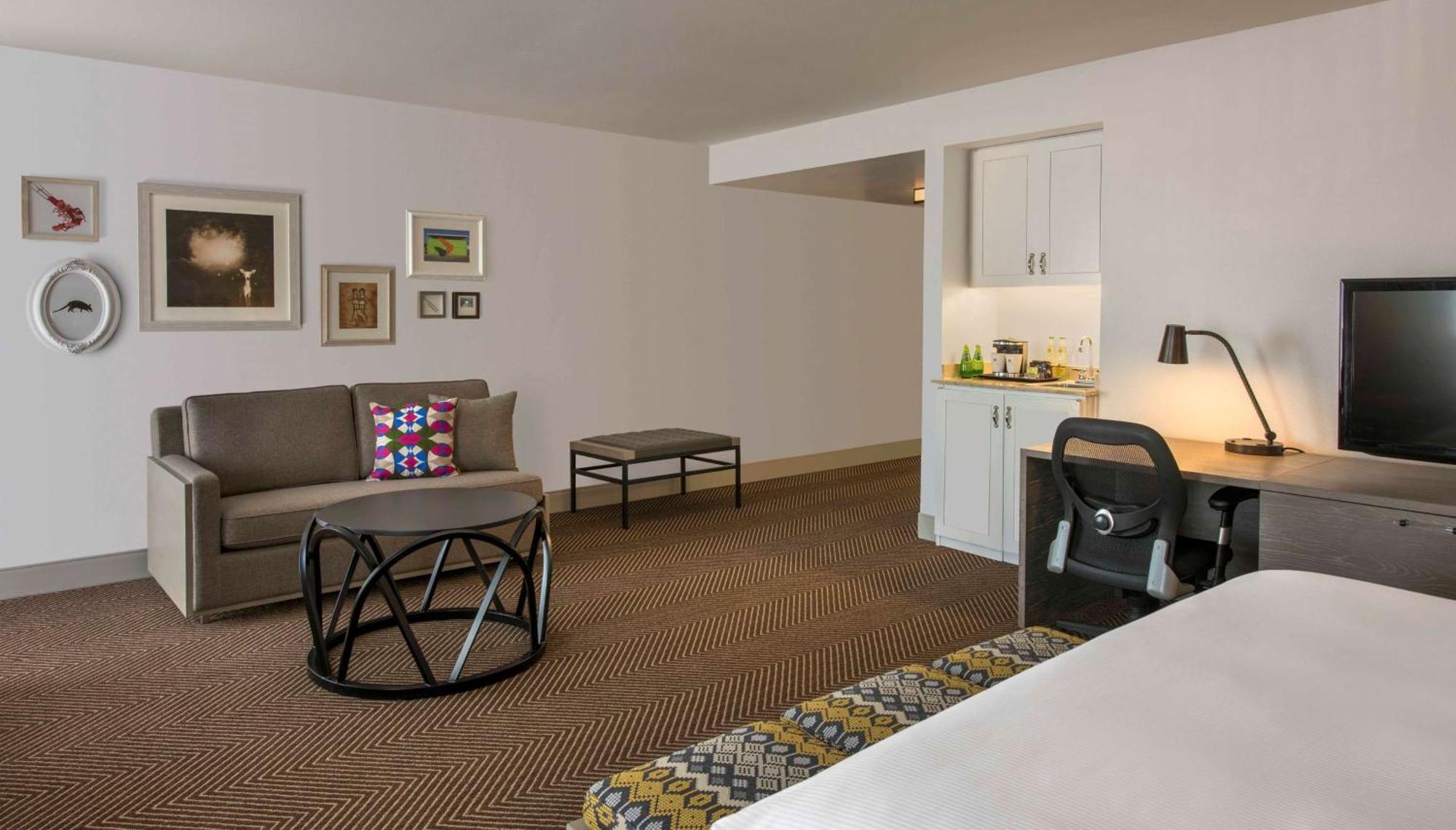 One-Bedroom King Suite