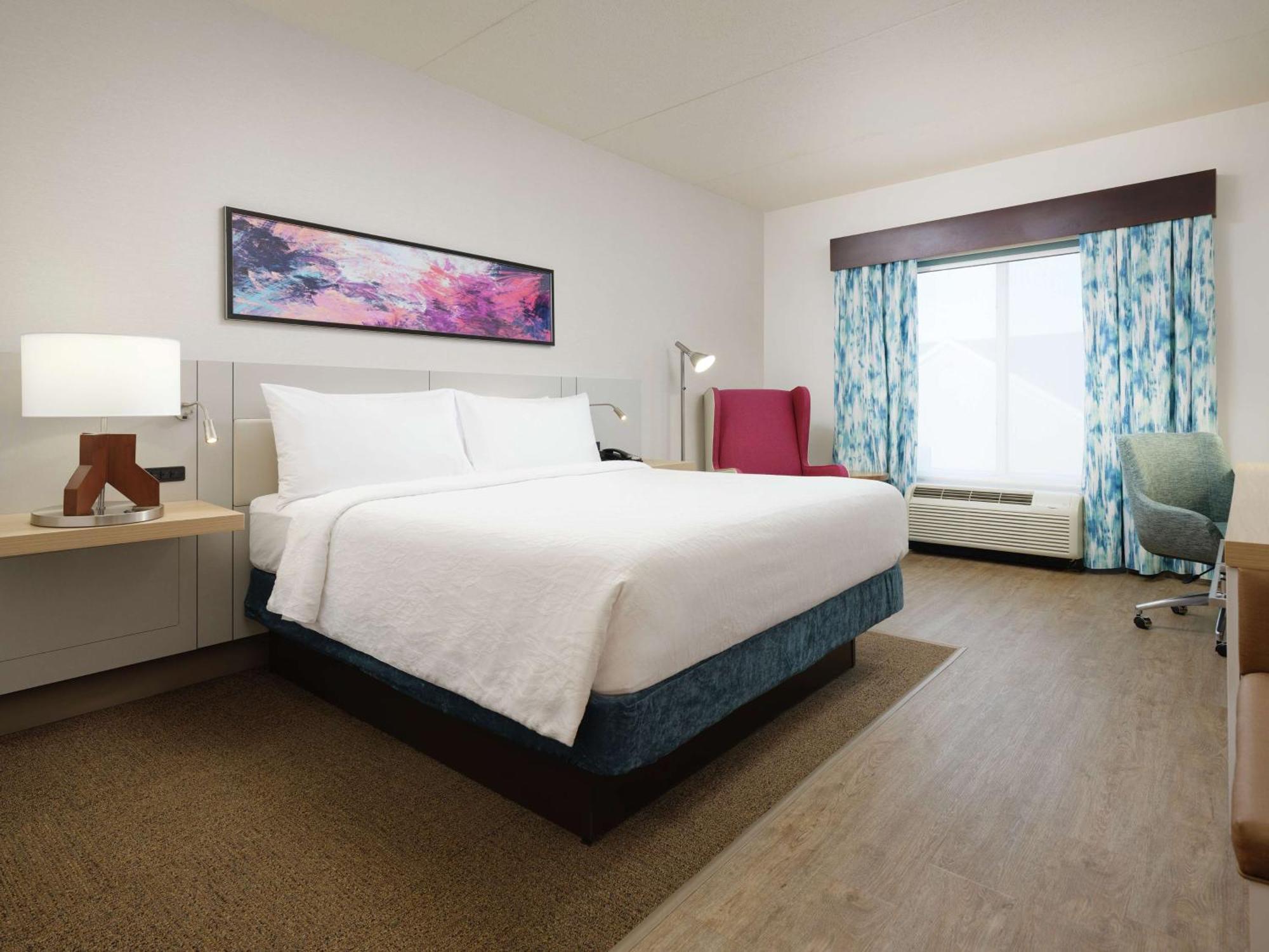 King Room with Tub - Mobility and Hearing Access