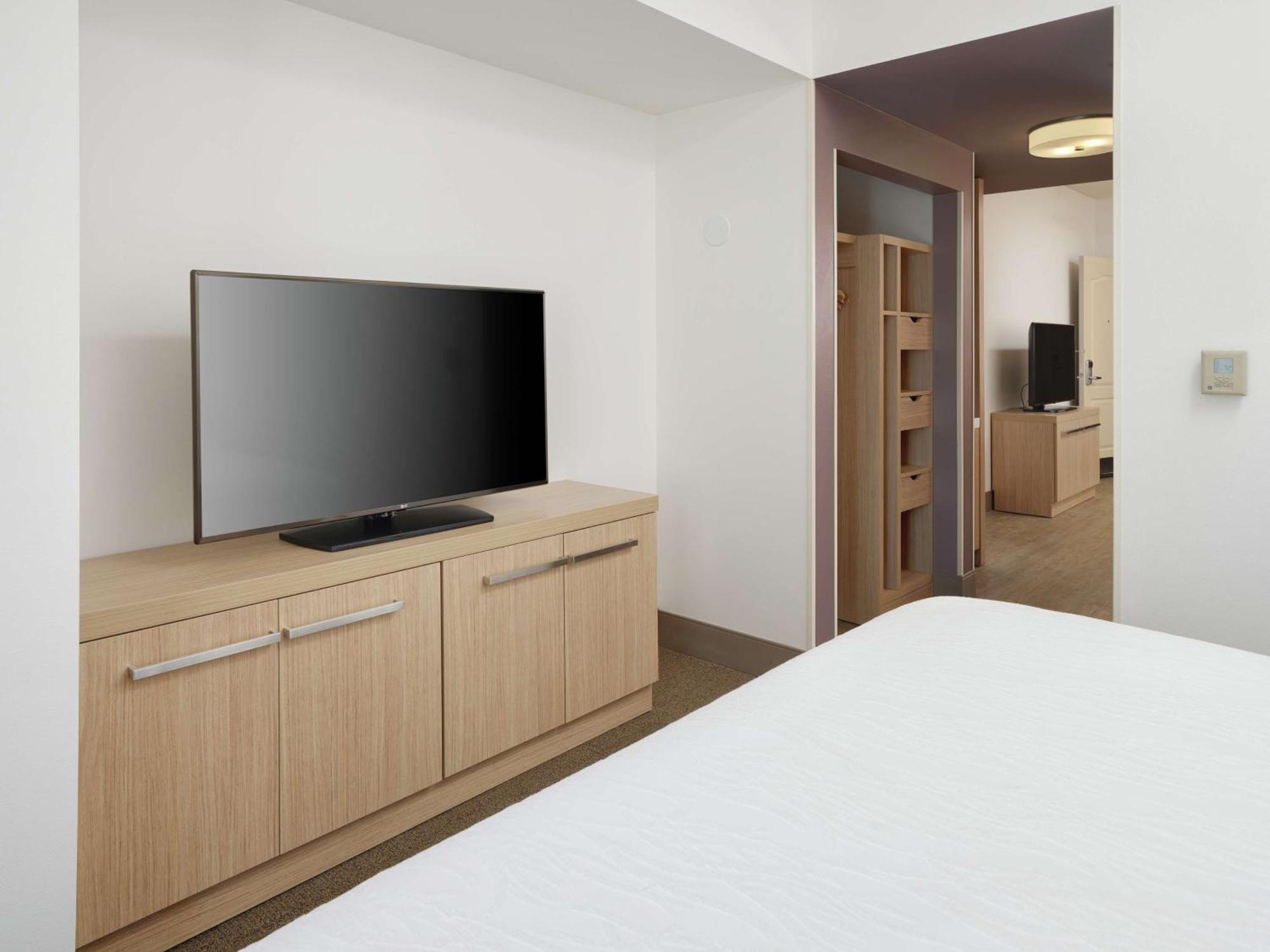 Junior King Suite with Sofa Bed