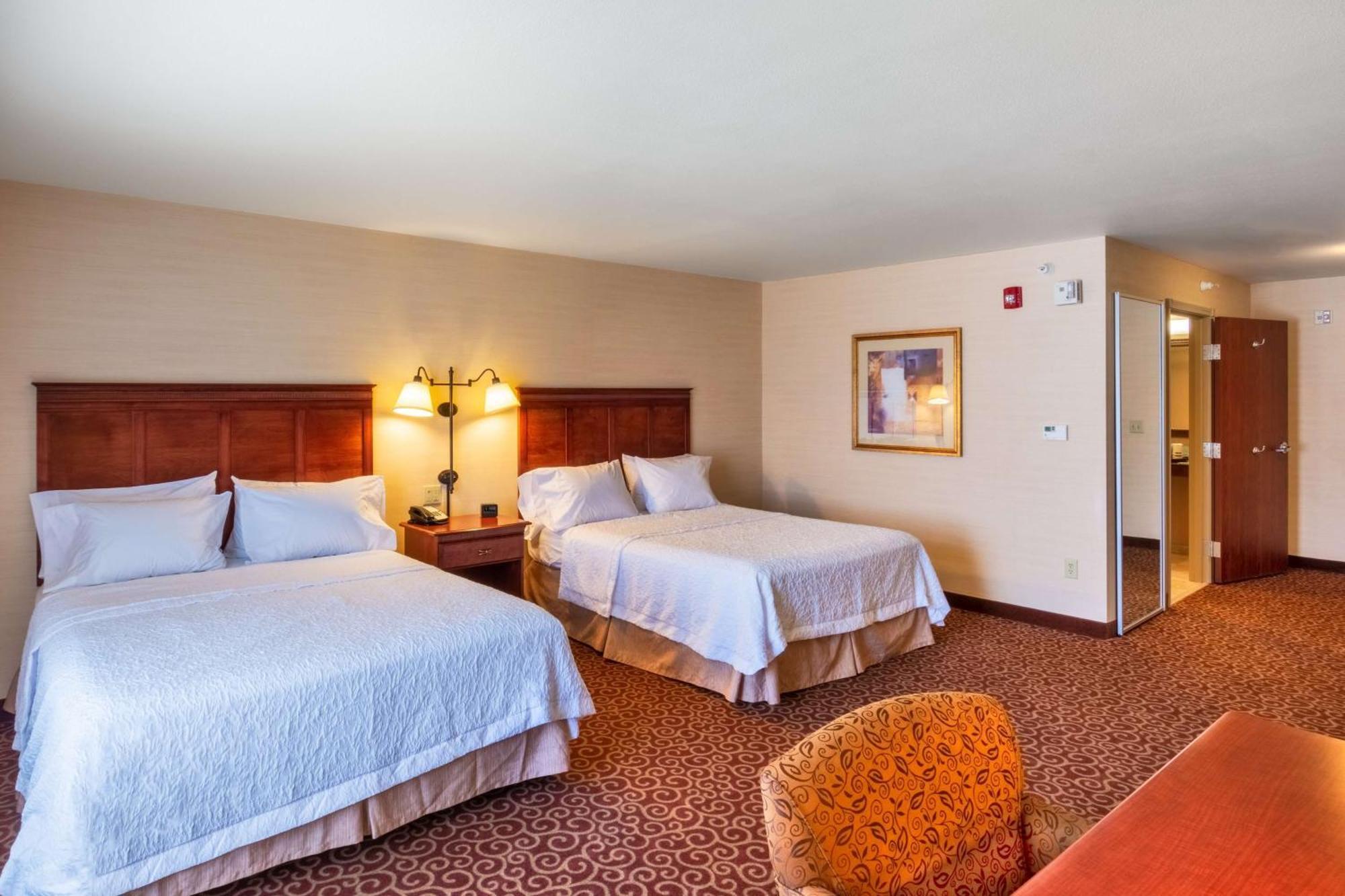 Room with Two Queen Beds - Non-Smoking,1557849610:JPEG