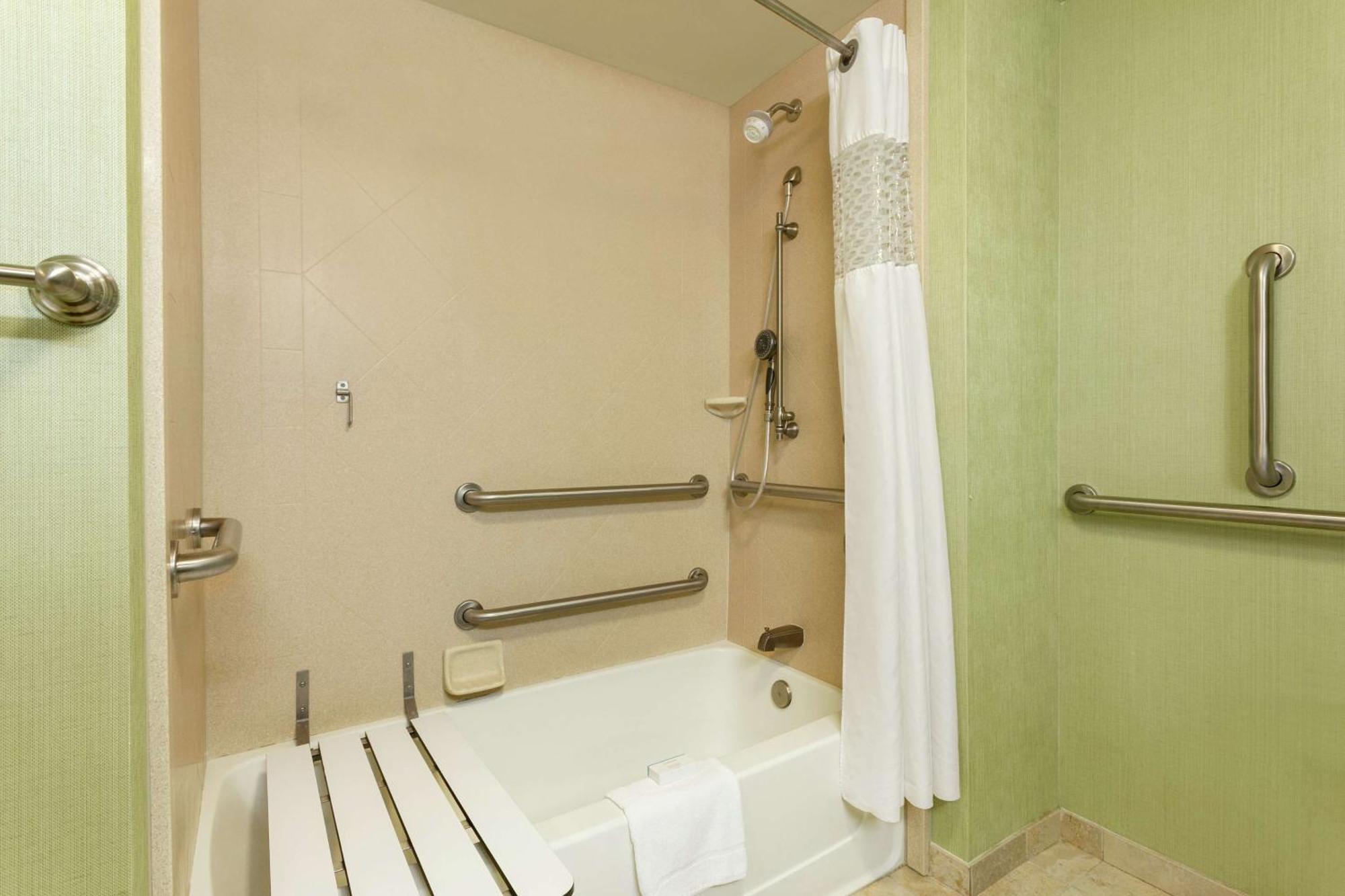 Queen Room with Two Queen Beds - Mobility and Hearing Access/Non-Smoking