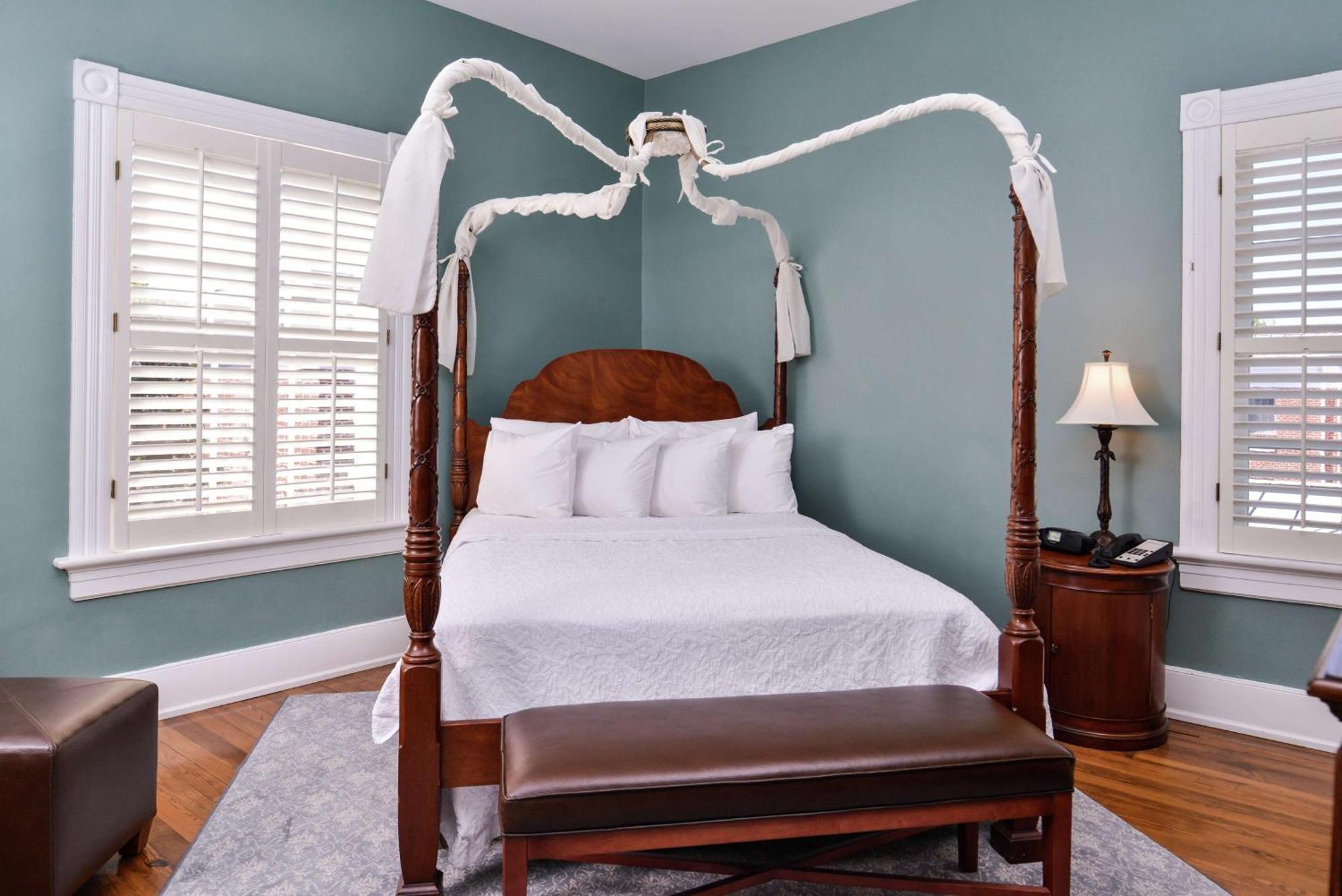 Deluxe Queen Room,1449941041:JPEG