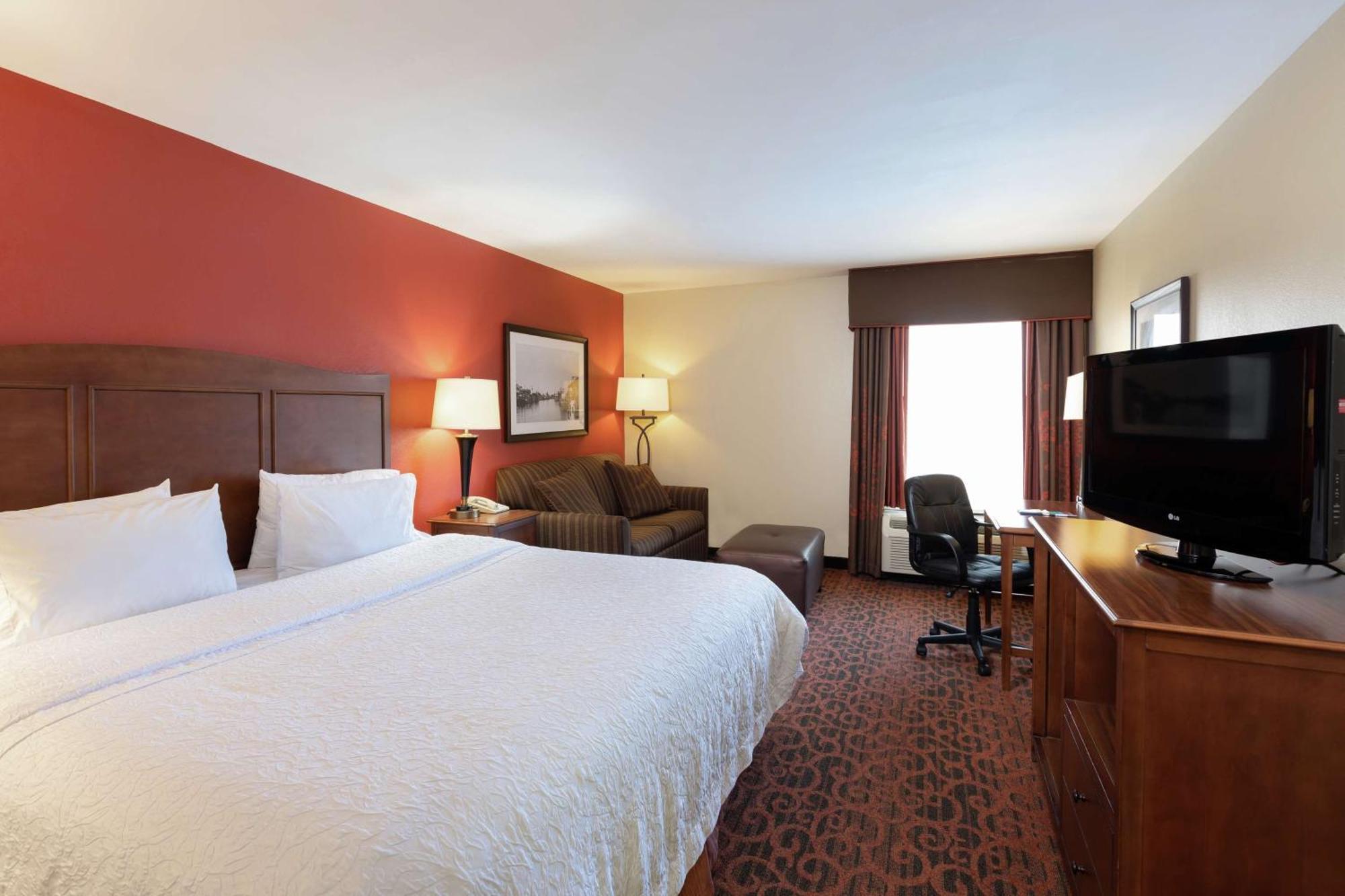 King Room with King Bed - Non-Smoking,1557893437:JPEG